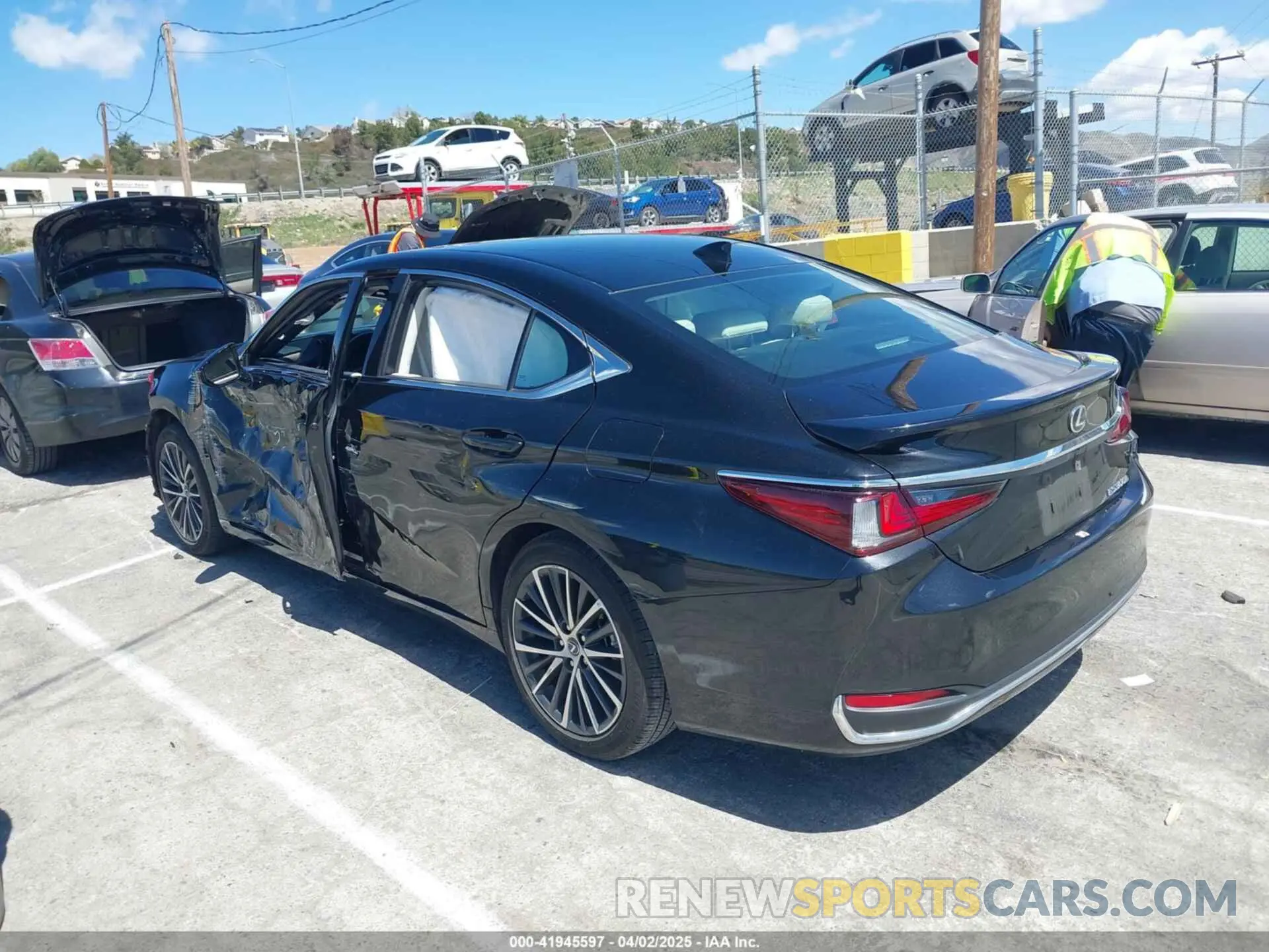 3 fotografías del automóvil dañado 58ADA1C17RU043866 LEXUS ES 300H 2024