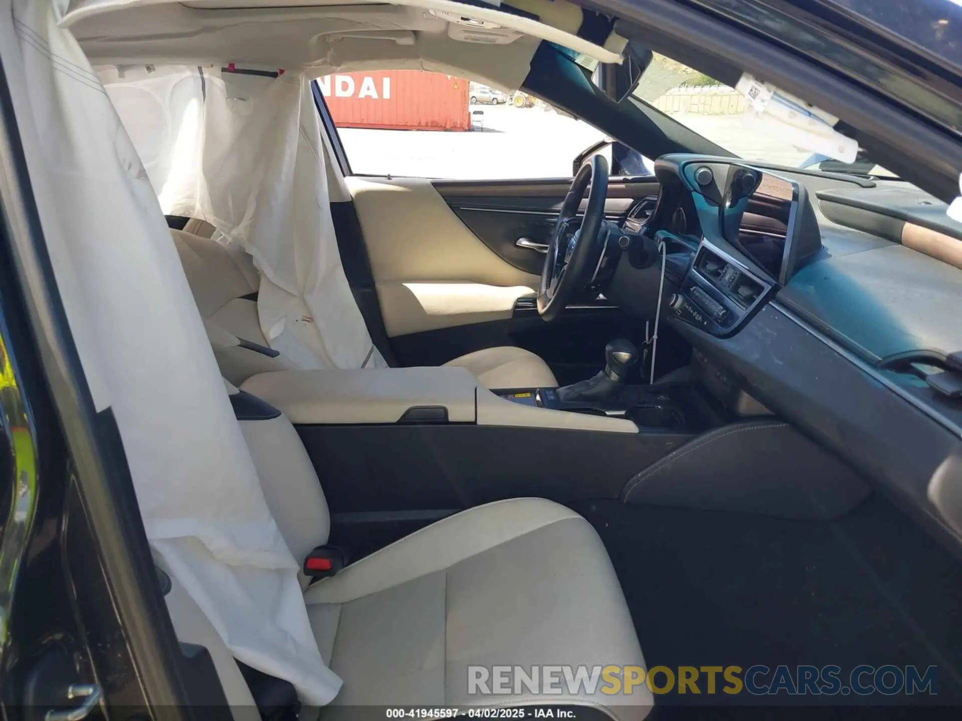 5 fotografías del automóvil dañado 58ADA1C17RU043866 LEXUS ES 300H 2024