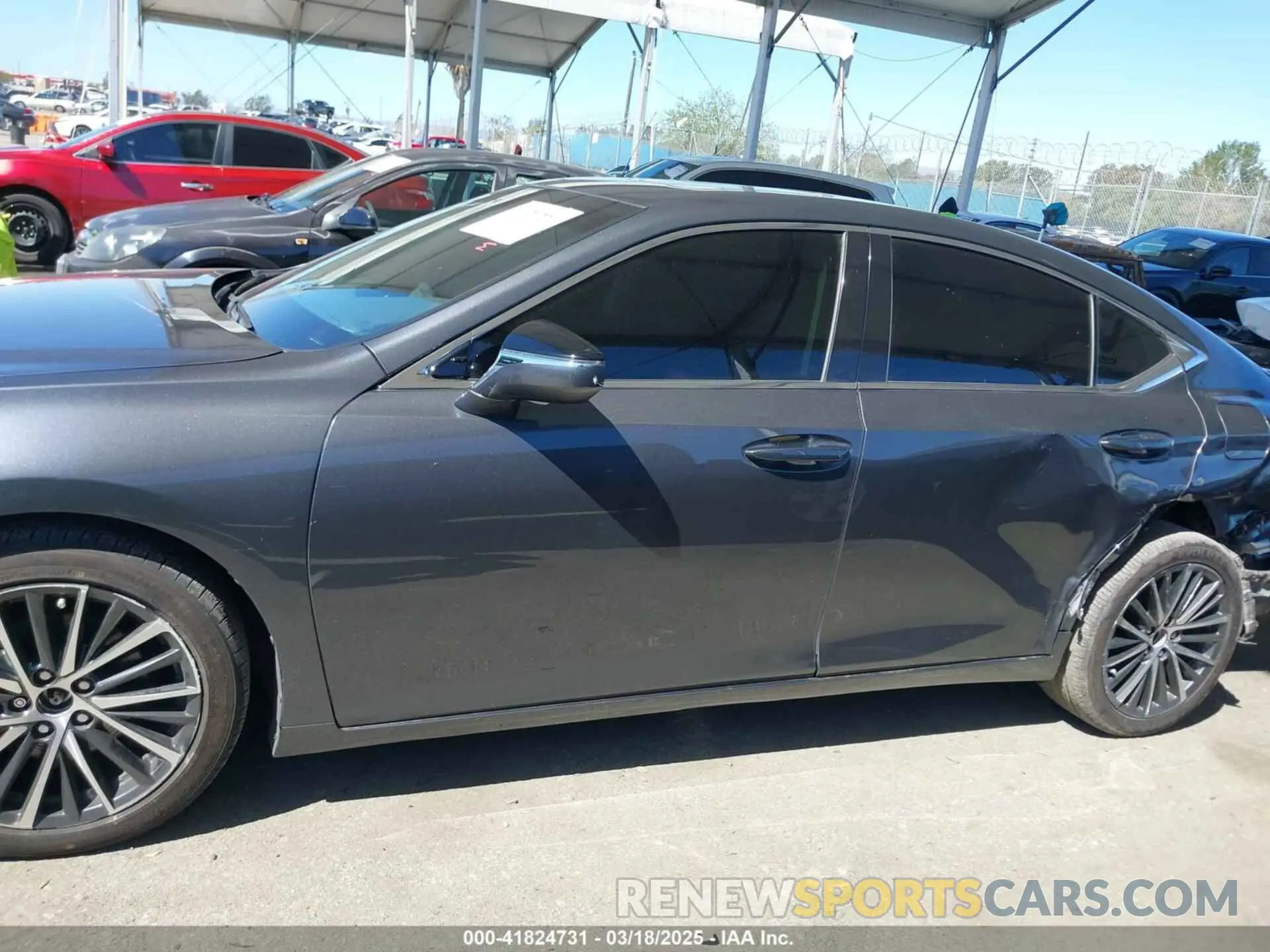 14 fotografías del automóvil dañado 58ADA1C17RU044211 LEXUS ES 300H 2024