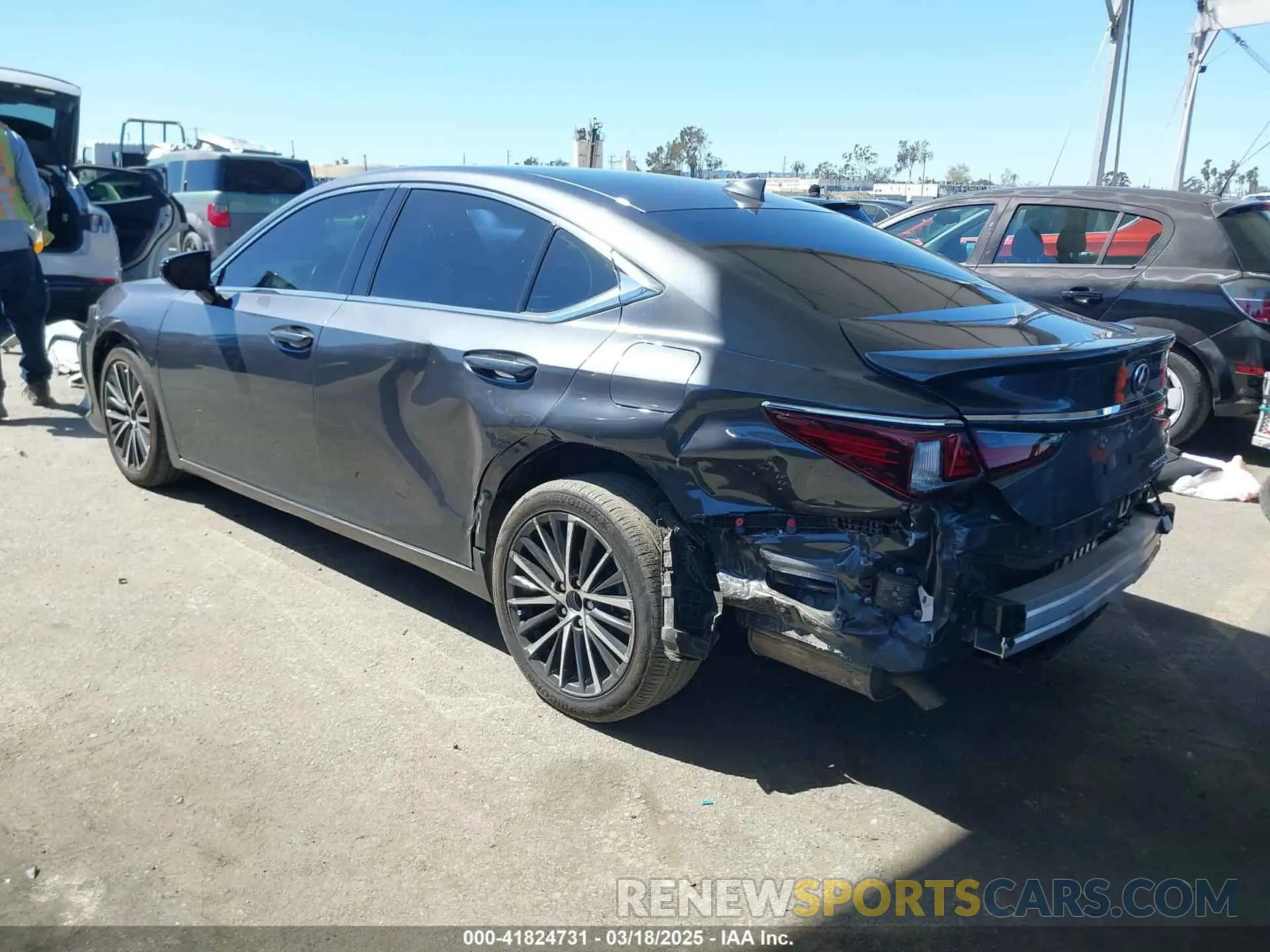 3 fotografías del automóvil dañado 58ADA1C17RU044211 LEXUS ES 300H 2024