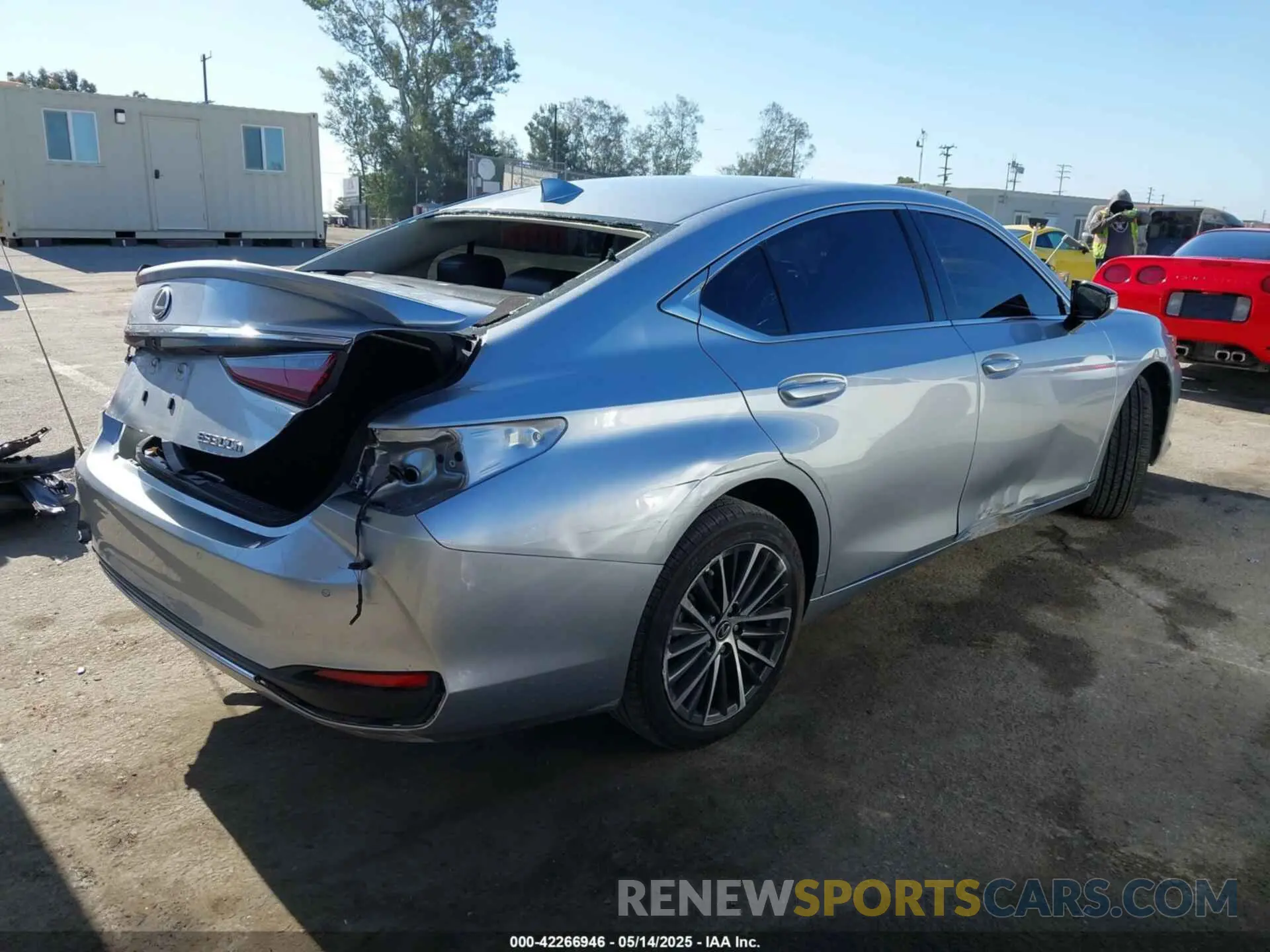 4 fotografías del automóvil dañado 58ADA1C17RU053992 LEXUS ES 300H 2024