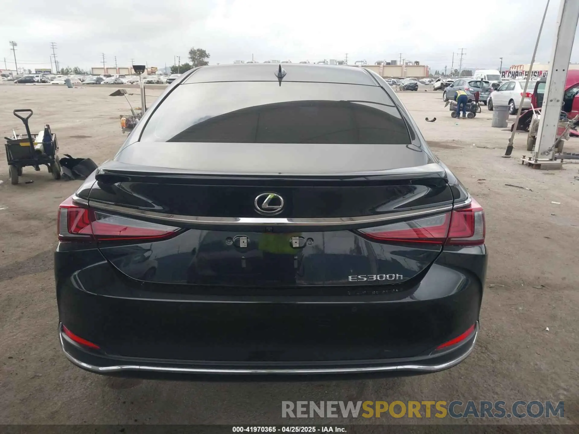 16 fotografías del automóvil dañado 58ADA1C18RU047988 LEXUS ES 300H 2024
