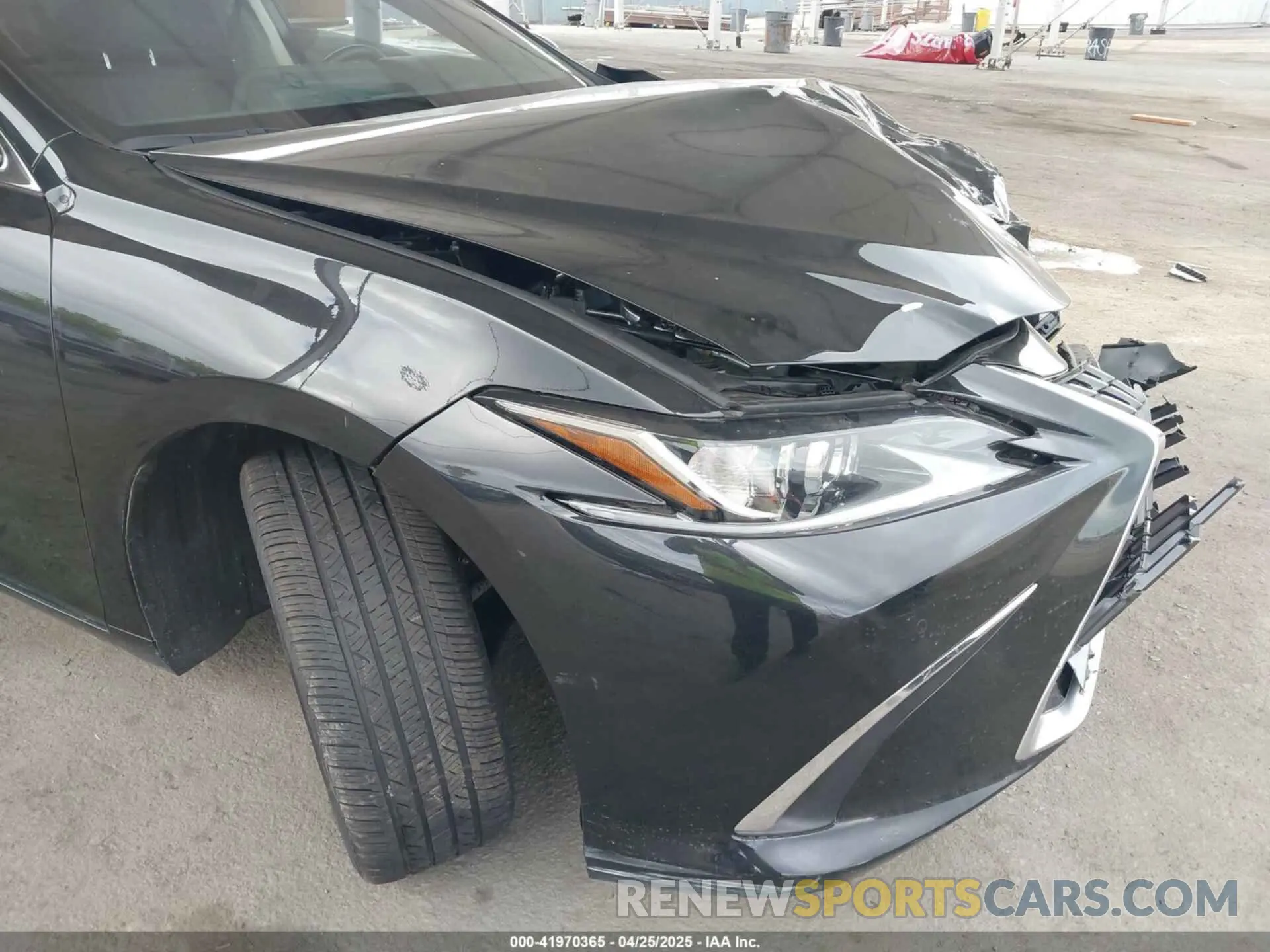 18 fotografías del automóvil dañado 58ADA1C18RU047988 LEXUS ES 300H 2024