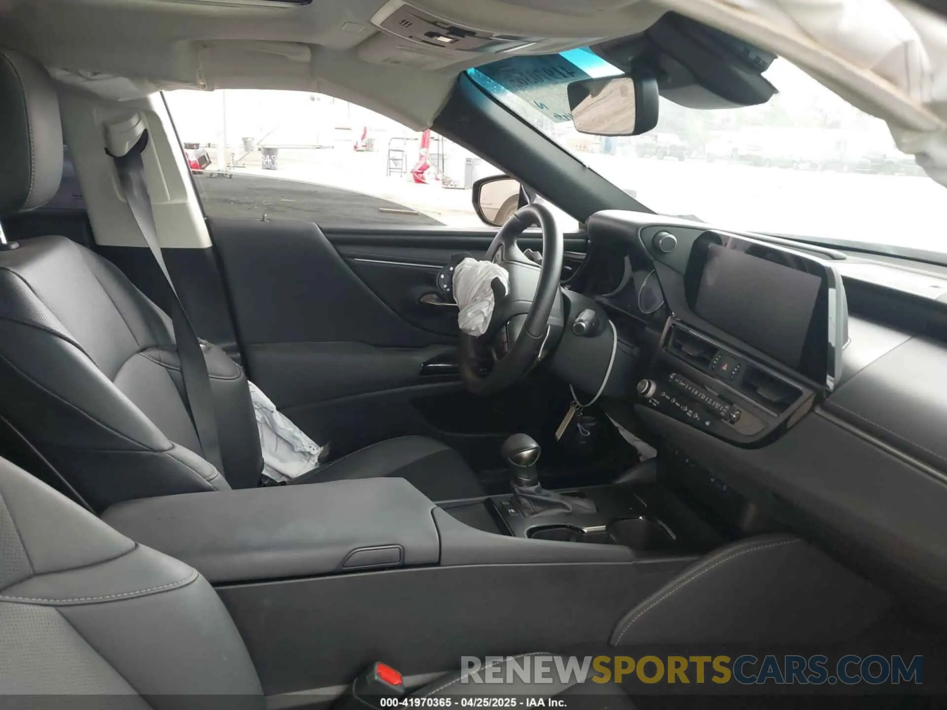 5 fotografías del automóvil dañado 58ADA1C18RU047988 LEXUS ES 300H 2024