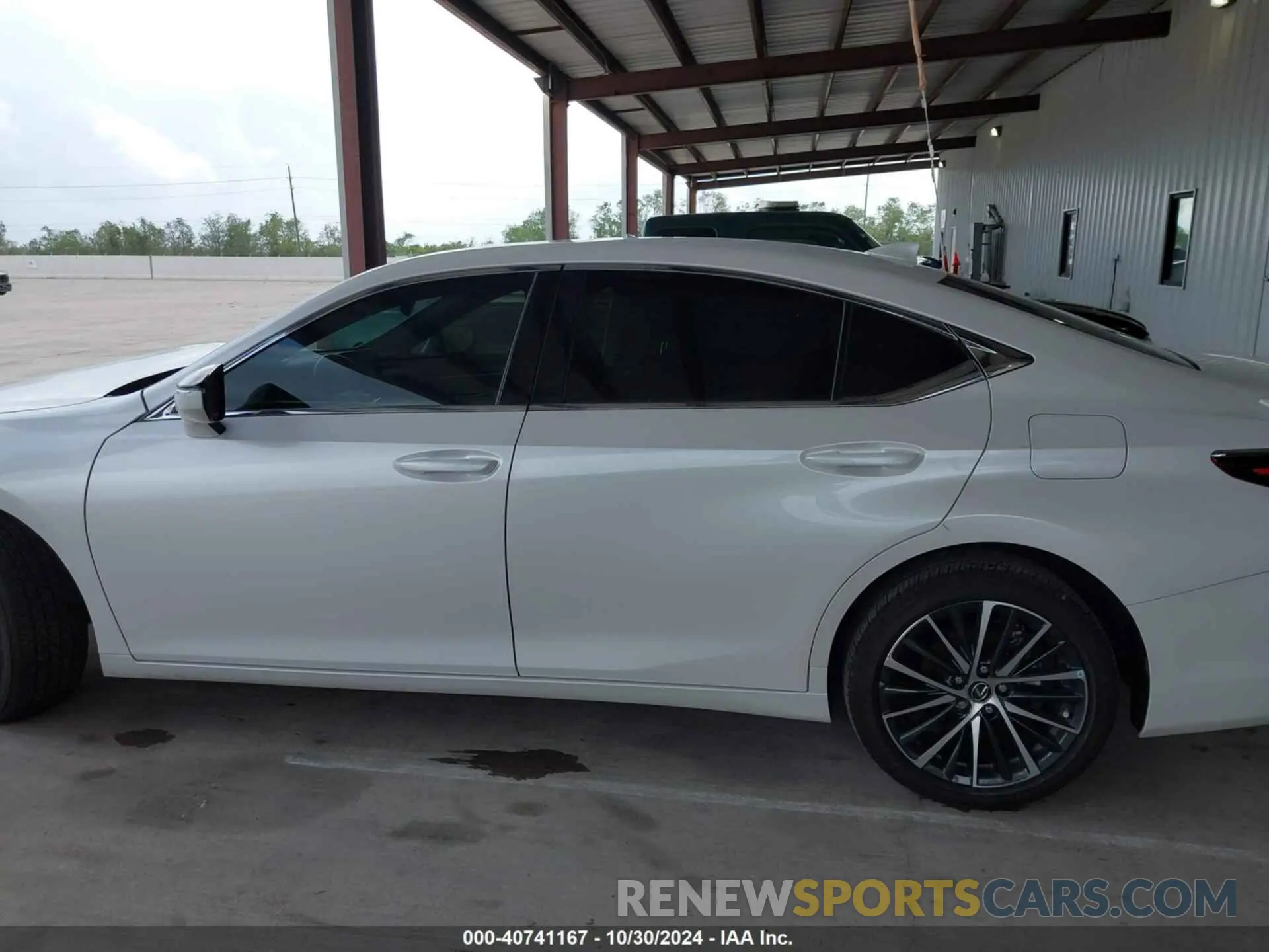 14 fotografías del automóvil dañado 58ADA1C19RU047837 LEXUS ES 300H 2024