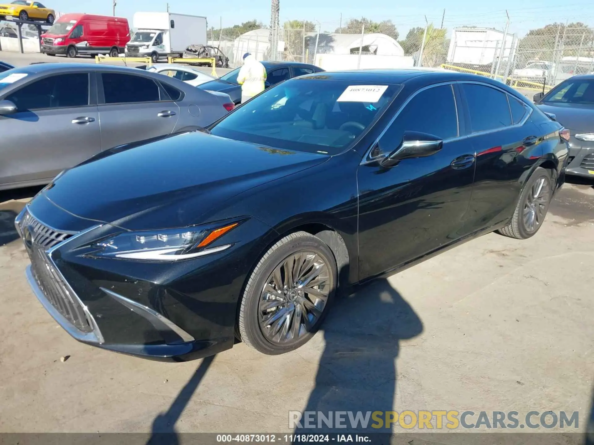 2 fotografías del automóvil dañado 58AEA1C1XRU045759 LEXUS ES 300H 2024