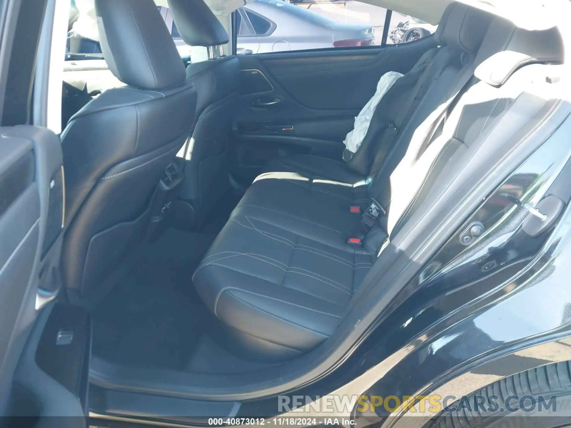 8 fotografías del automóvil dañado 58AEA1C1XRU045759 LEXUS ES 300H 2024