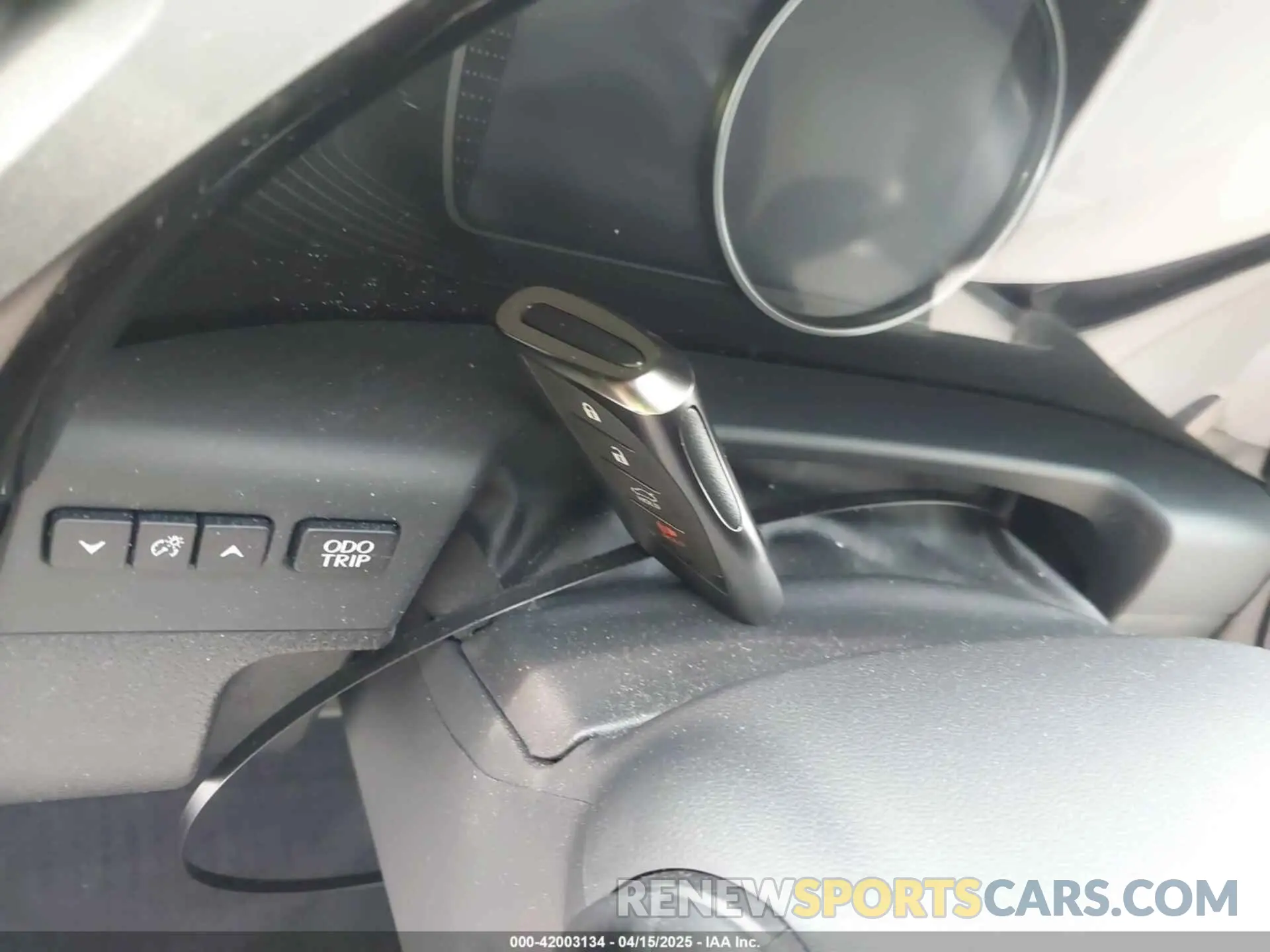 11 fotografías del automóvil dañado 58AFA1C11RU045086 LEXUS ES 300H 2024