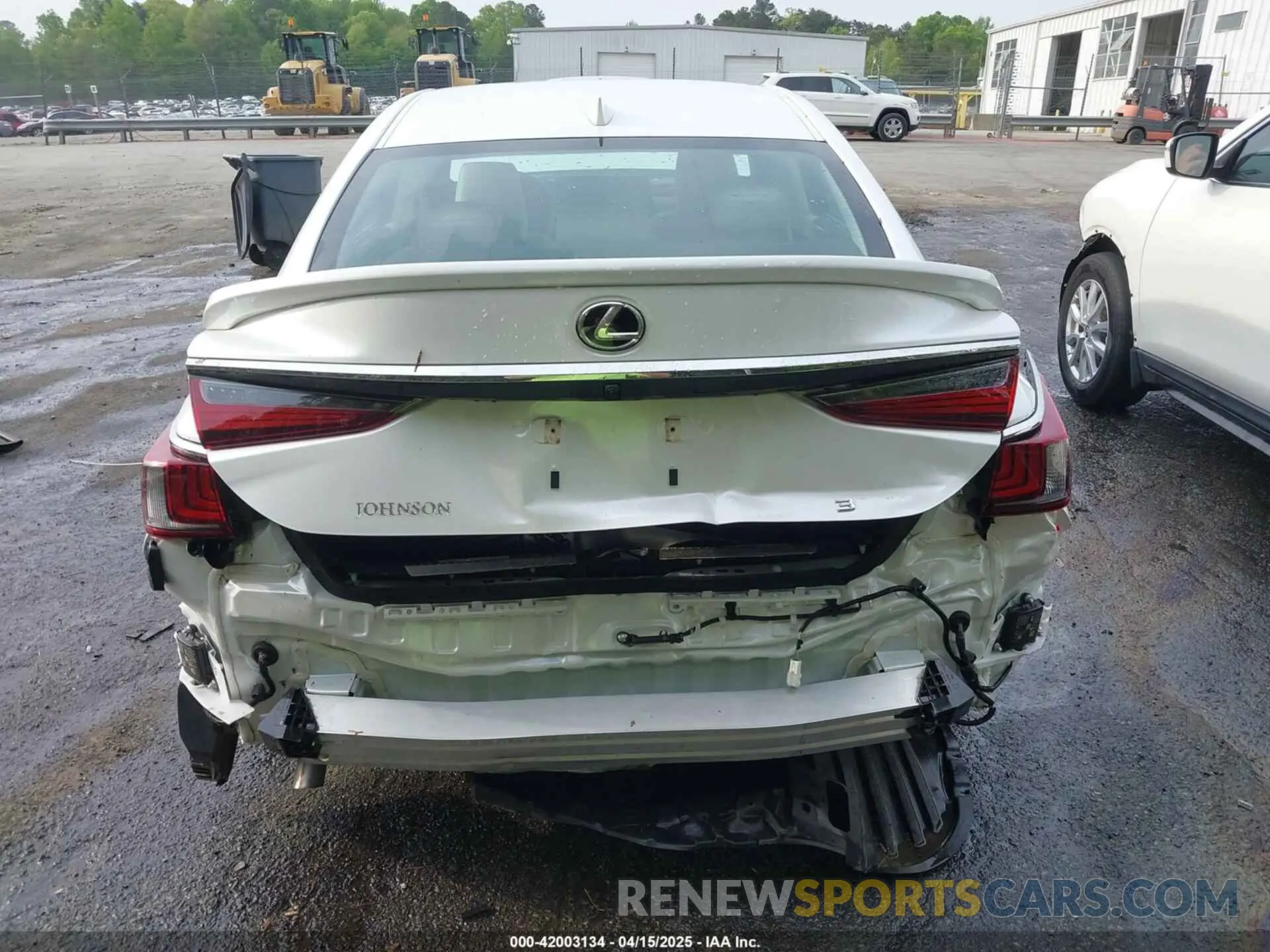 16 fotografías del automóvil dañado 58AFA1C11RU045086 LEXUS ES 300H 2024
