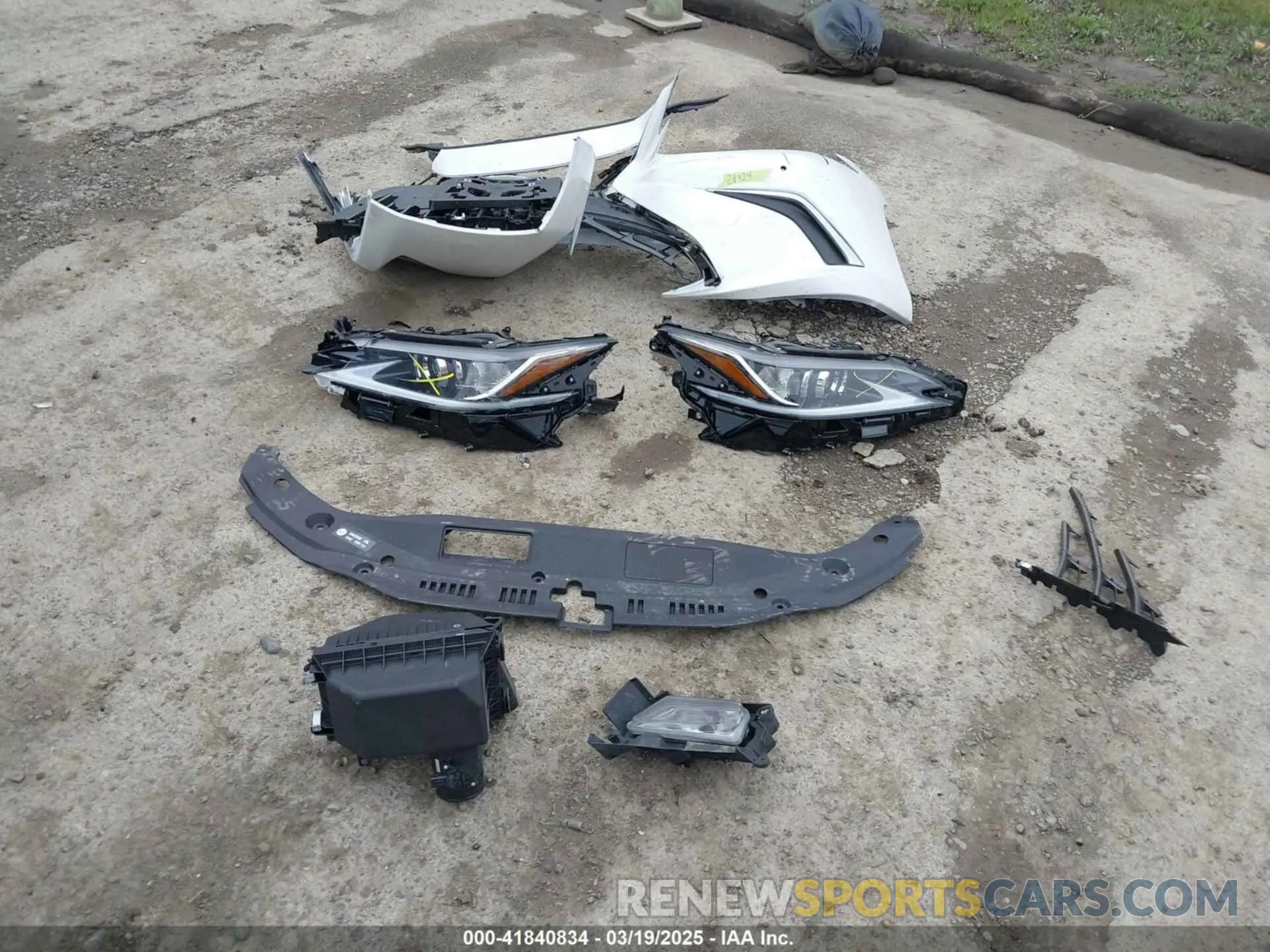 12 fotografías del automóvil dañado 58ADA1C11SU058997 LEXUS ES 300H 2025
