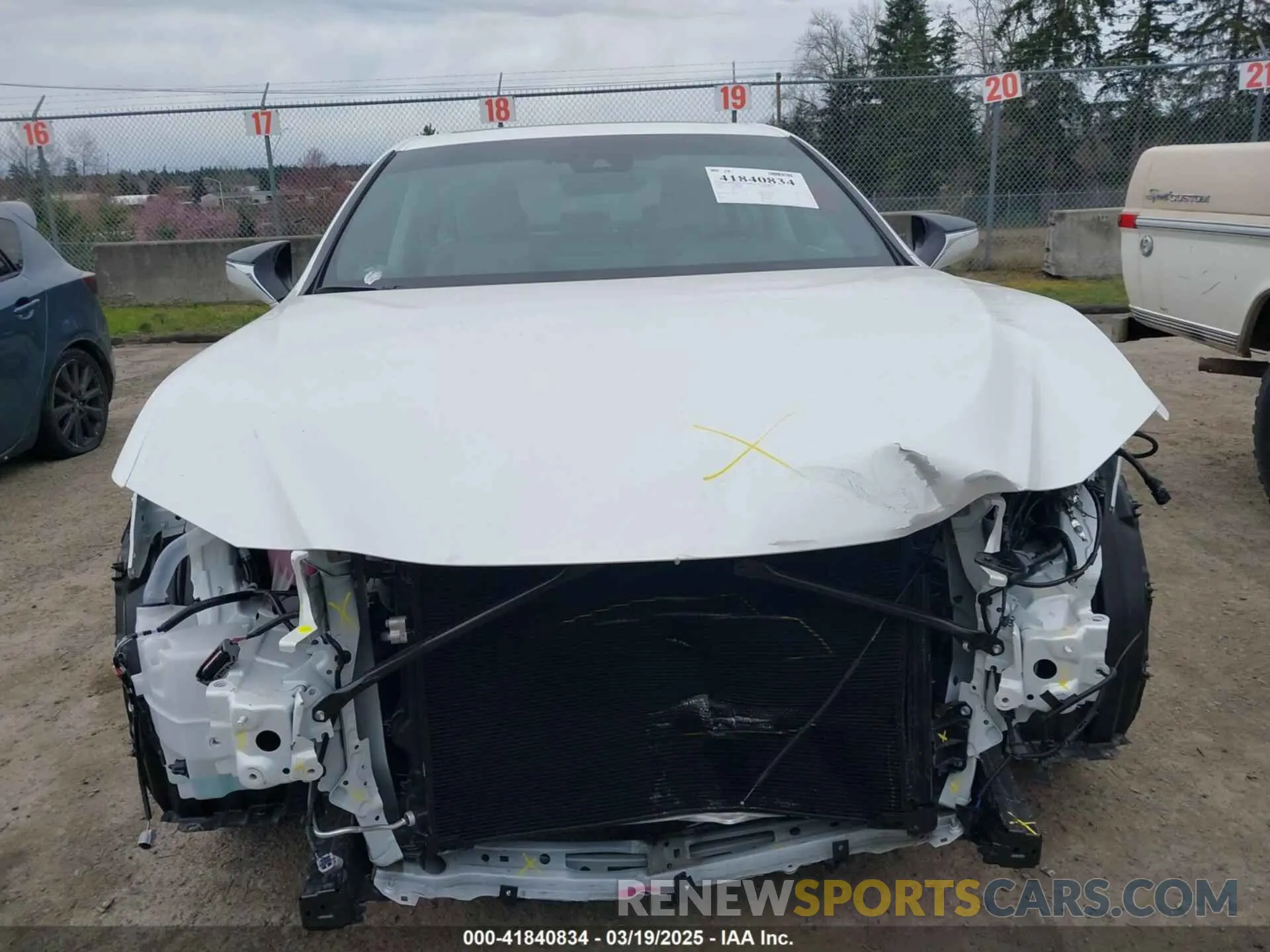 13 fotografías del automóvil dañado 58ADA1C11SU058997 LEXUS ES 300H 2025