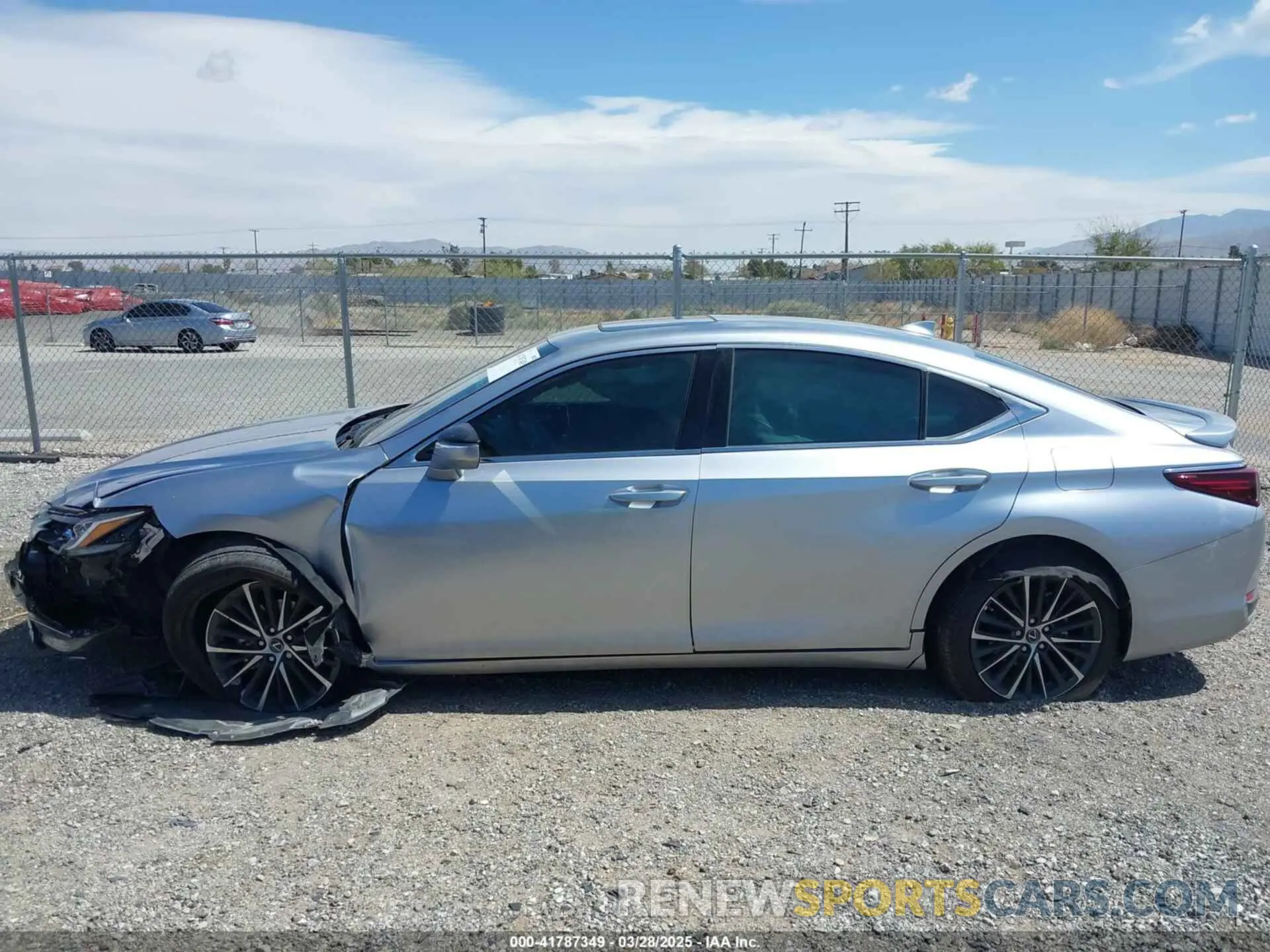 13 fotografías del automóvil dañado 58ADA1C13SU061061 LEXUS ES 300H 2025