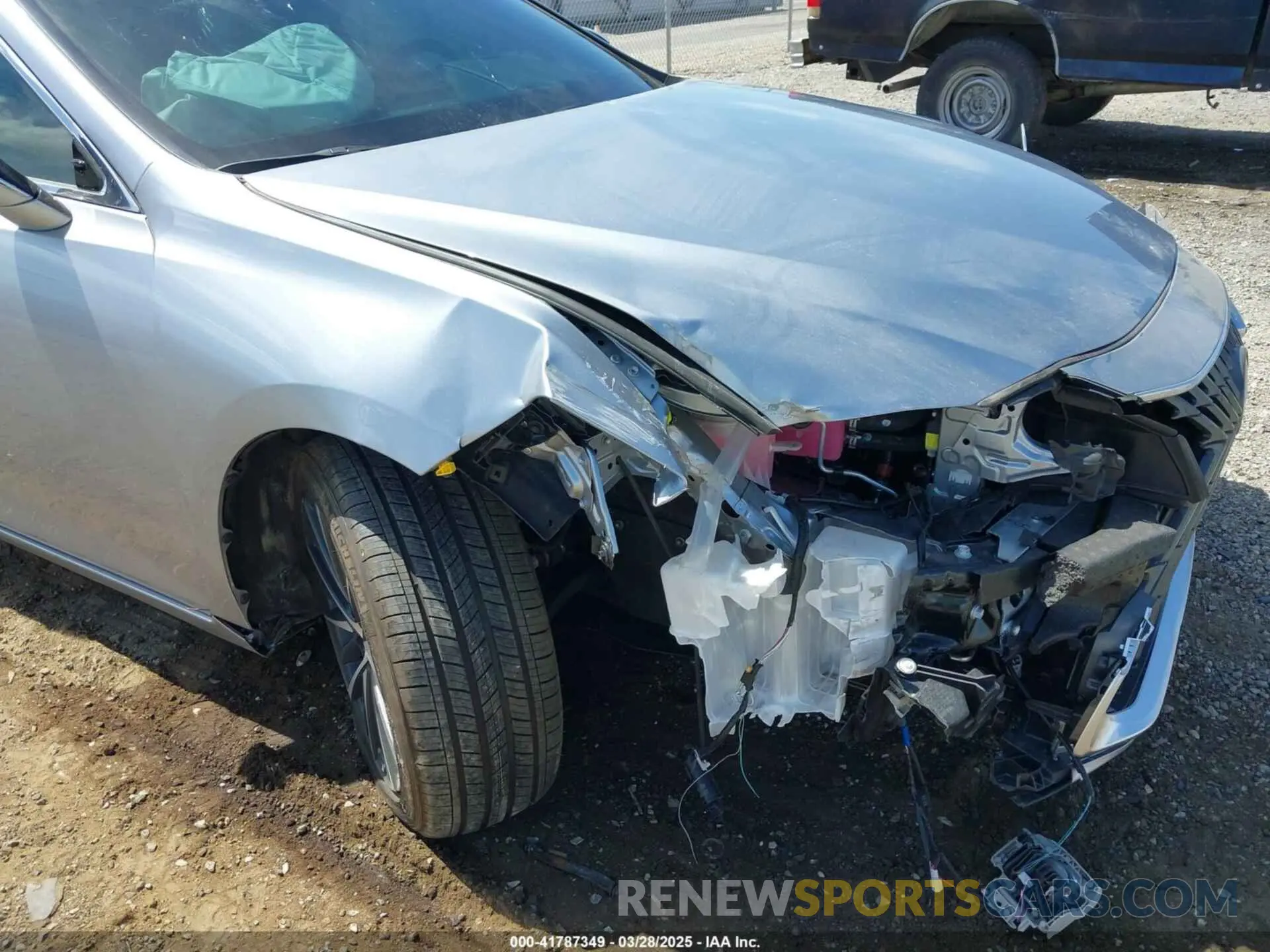 16 fotografías del automóvil dañado 58ADA1C13SU061061 LEXUS ES 300H 2025