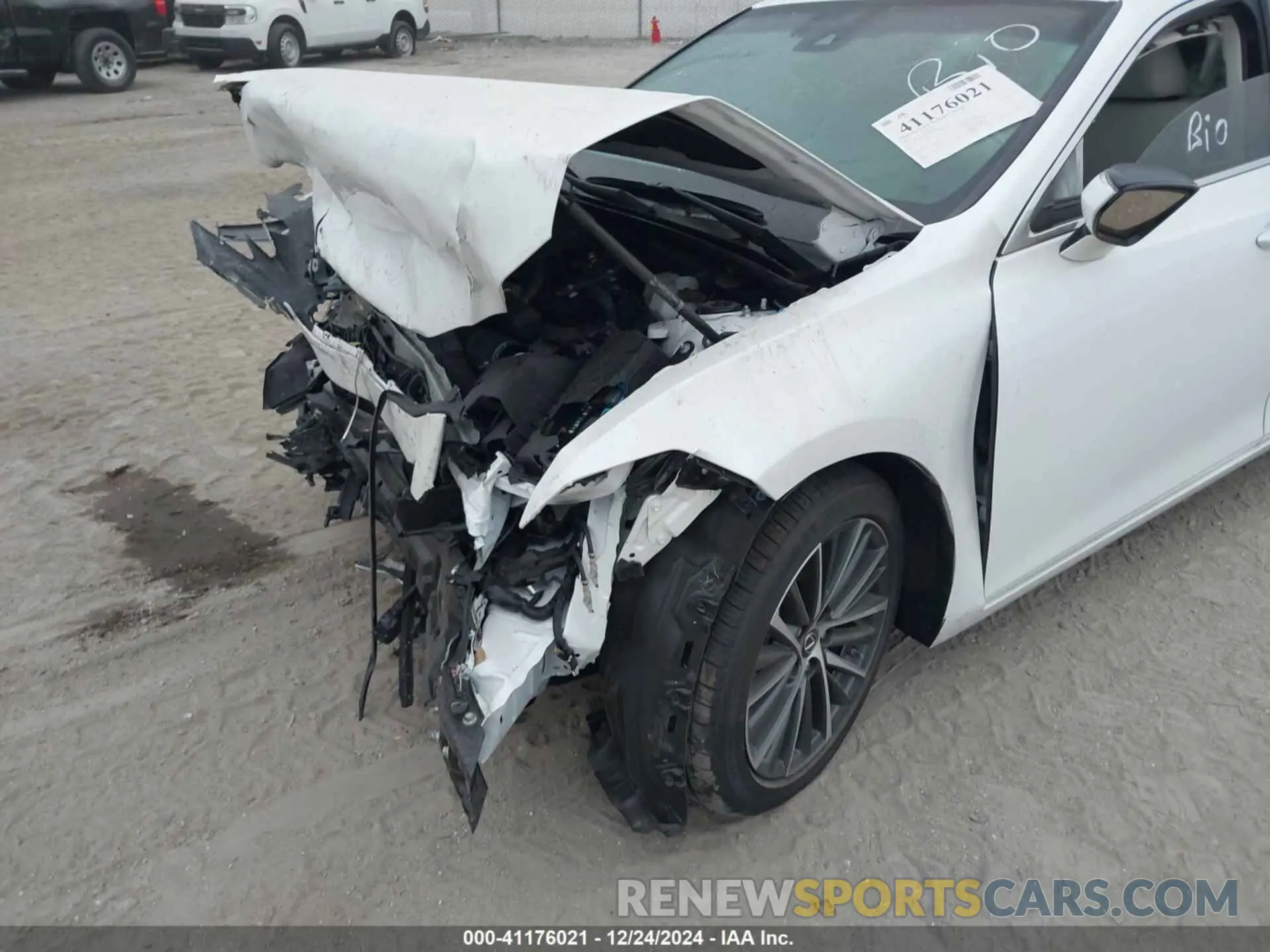 11 fotografías del automóvil dañado 58ADA1C18SU056437 LEXUS ES 300H 2025