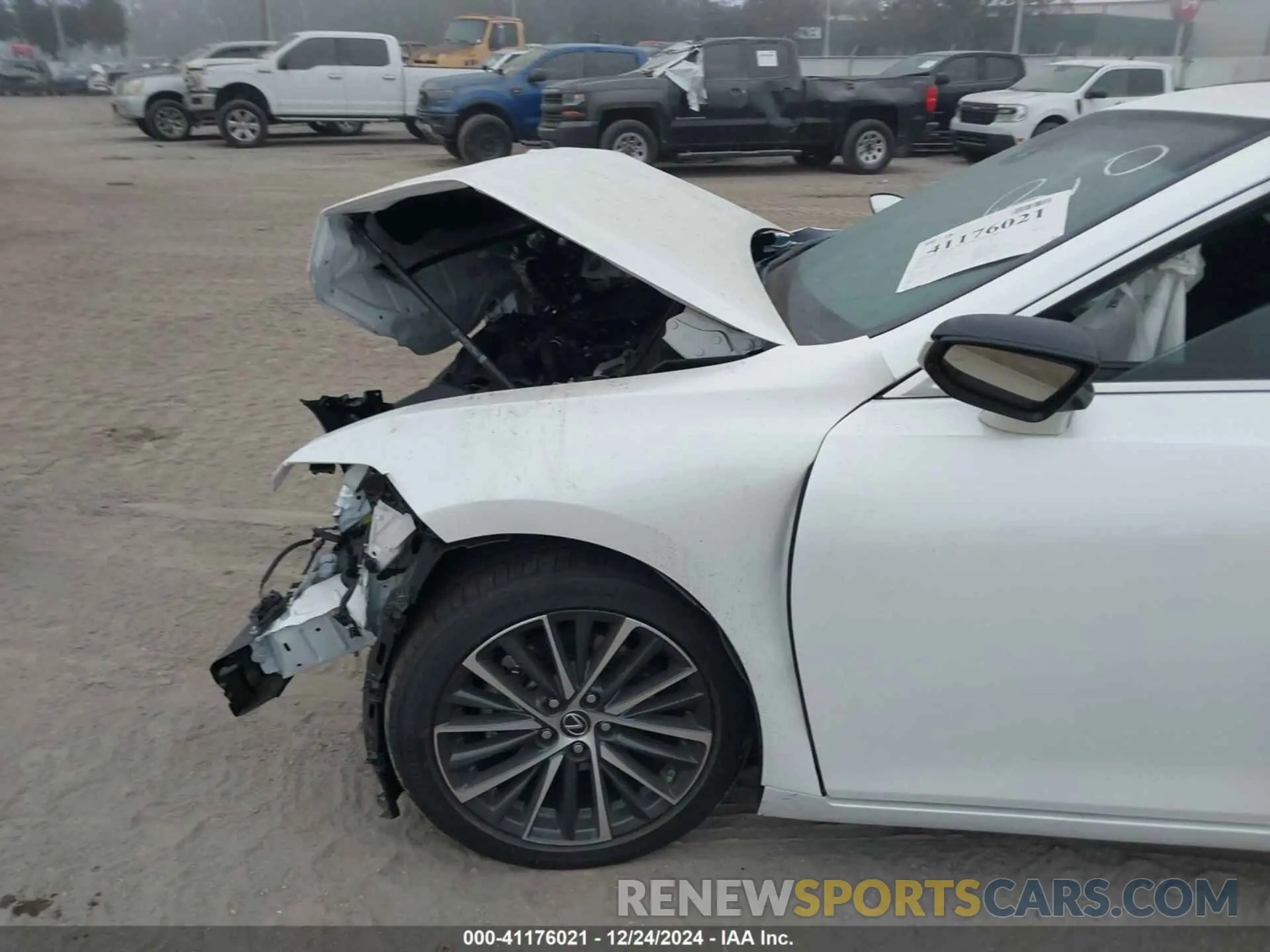 13 fotografías del automóvil dañado 58ADA1C18SU056437 LEXUS ES 300H 2025