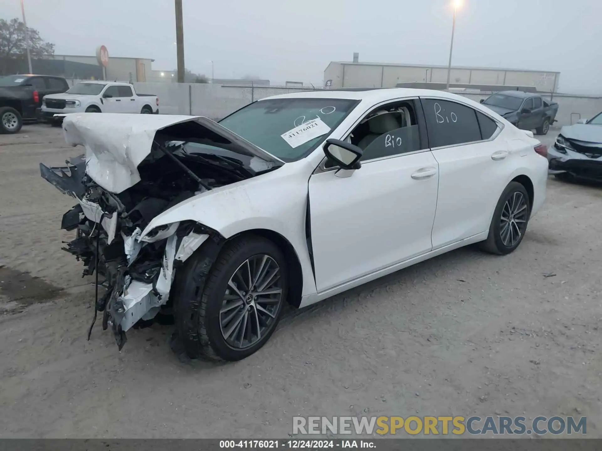 2 fotografías del automóvil dañado 58ADA1C18SU056437 LEXUS ES 300H 2025