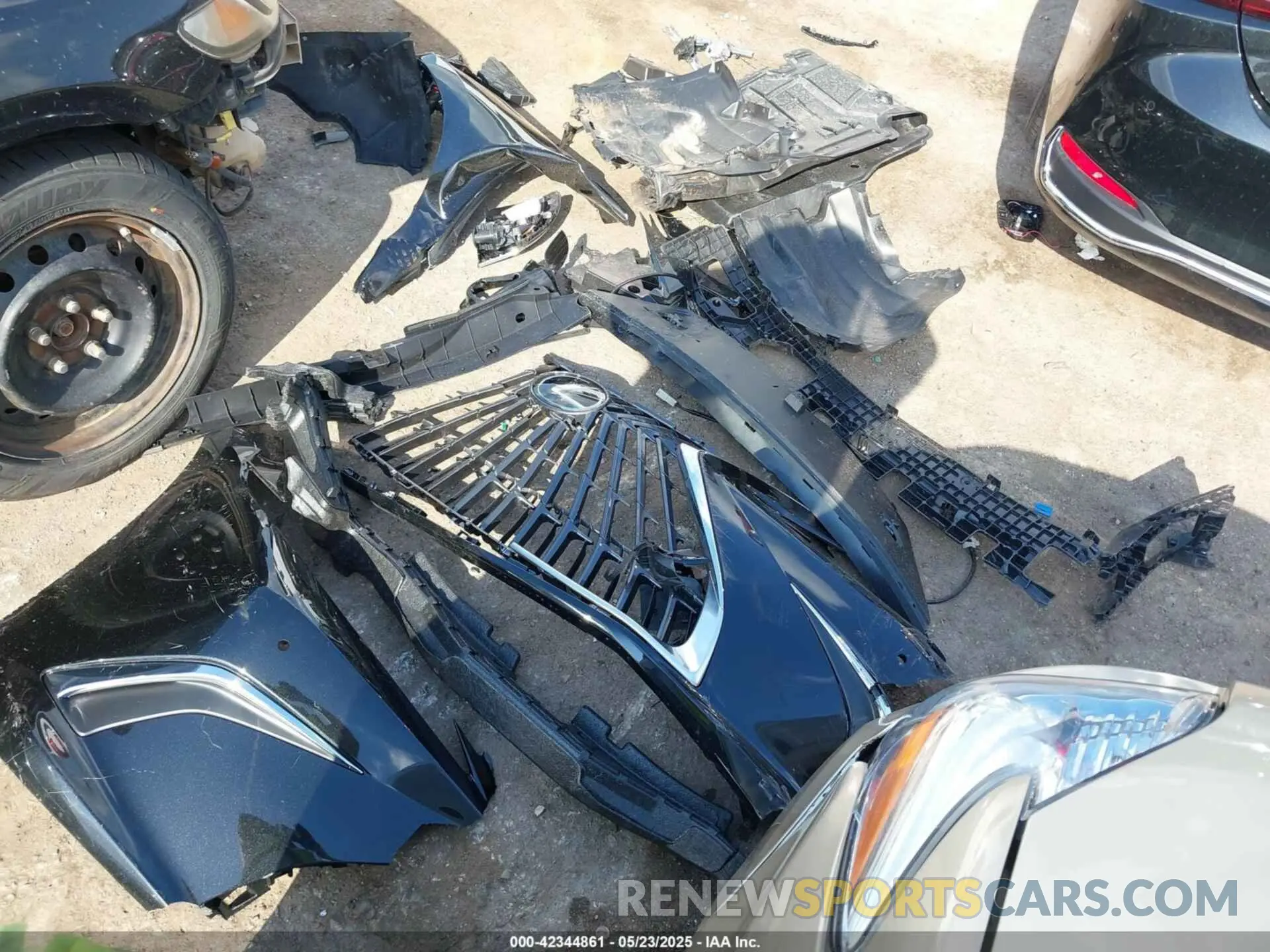 12 fotografías del automóvil dañado 58AFA1C16SU067283 LEXUS ES 300H 2025