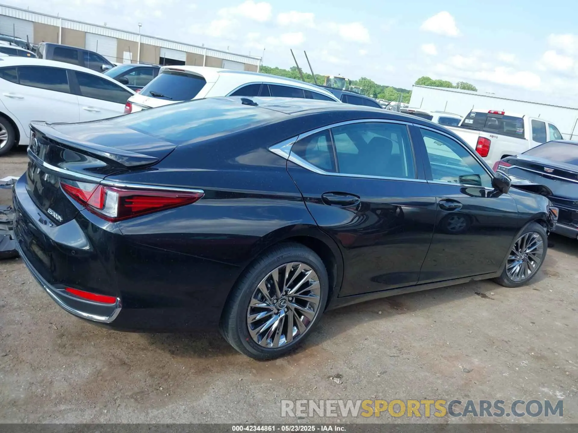 14 fotografías del automóvil dañado 58AFA1C16SU067283 LEXUS ES 300H 2025