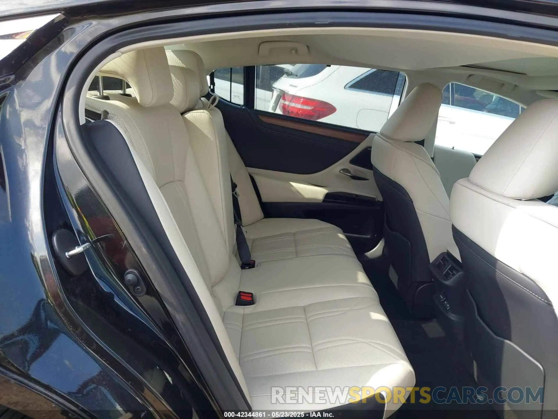 8 fotografías del automóvil dañado 58AFA1C16SU067283 LEXUS ES 300H 2025