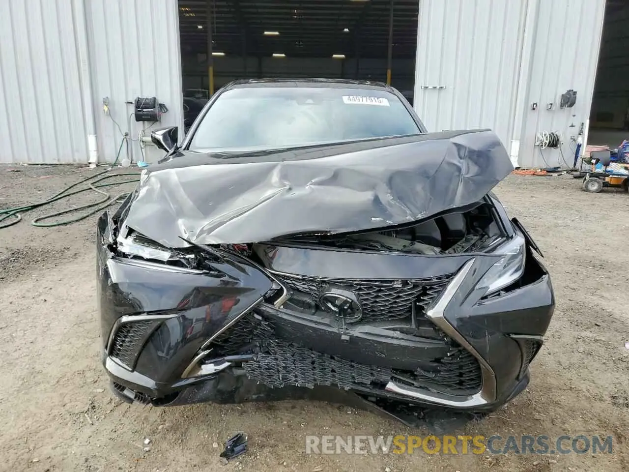 5 fotografías del automóvil dañado 58ABA1C15RU043954 LEXUS ES 300H F 2024