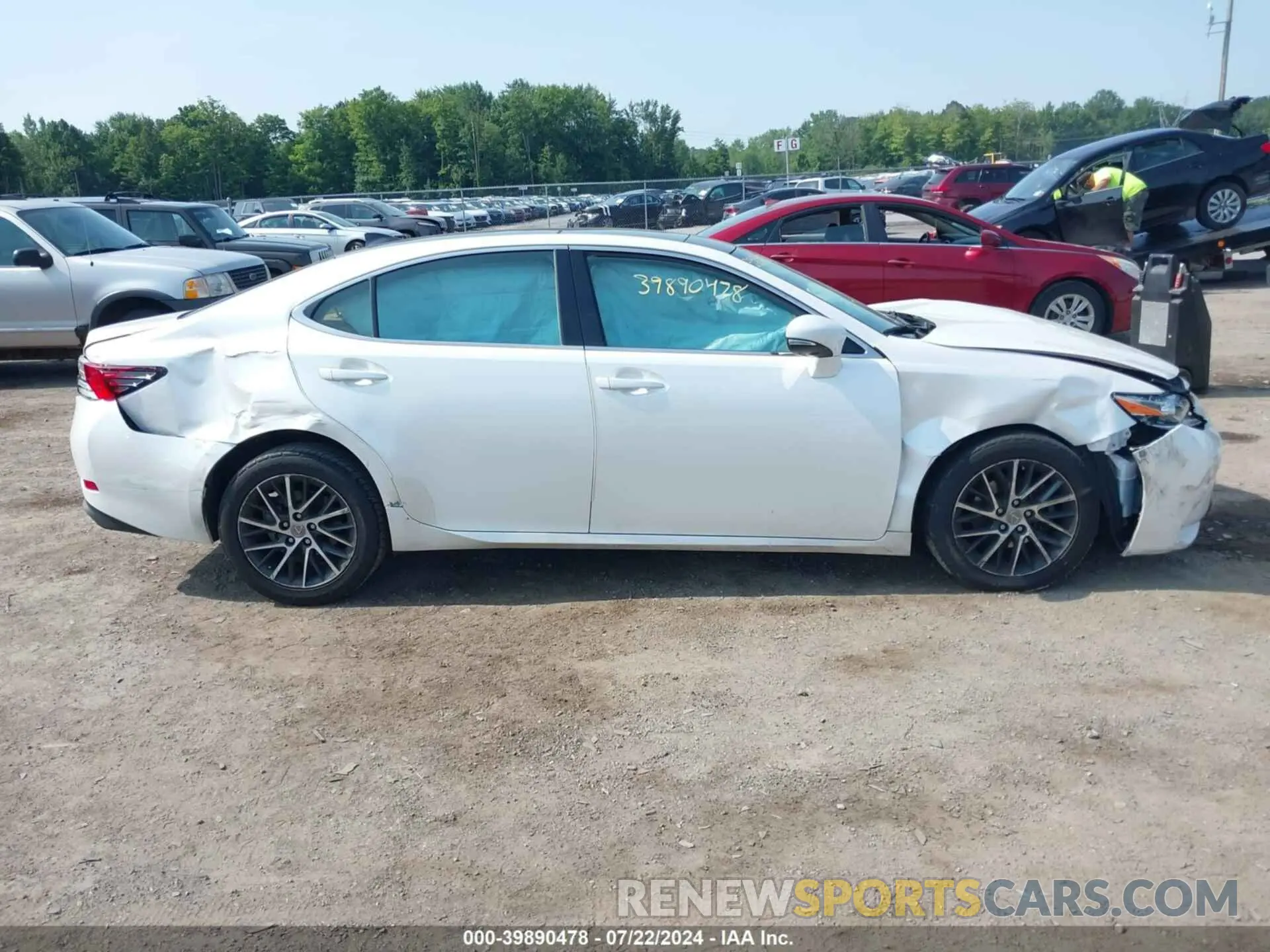 12 fotografías del automóvil dañado 58ABK1GG5HU055533 LEXUS ES 350 2017