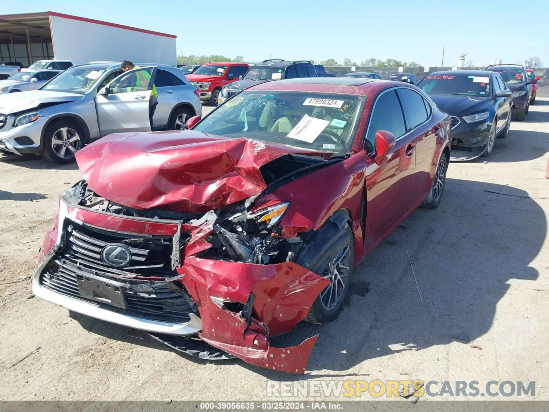 2 fotografías del automóvil dañado 58ABK1GG7HU047160 LEXUS ES 350 2017
