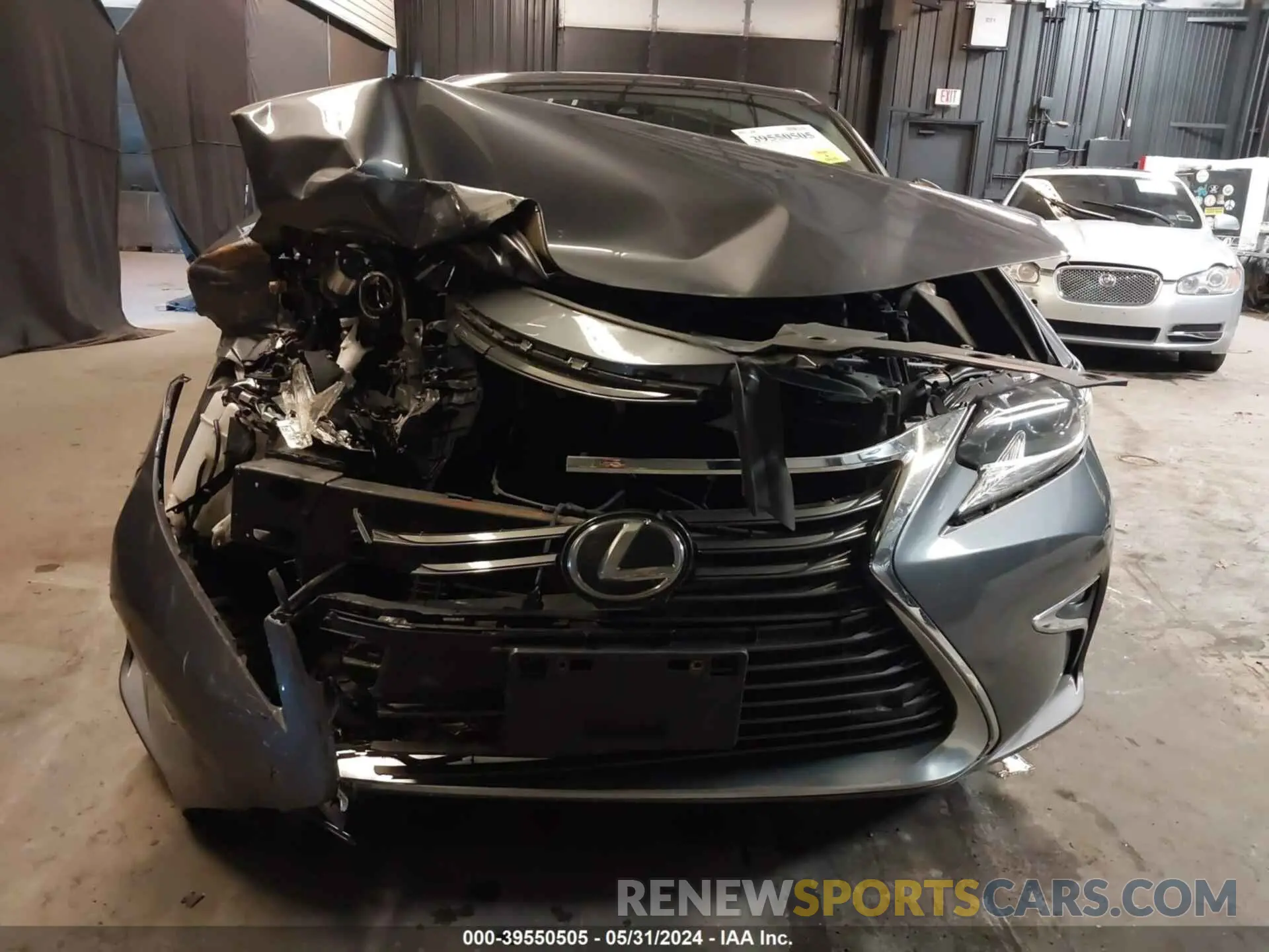 13 fotografías del automóvil dañado 58ABK1GG9HU058824 LEXUS ES 350 2017