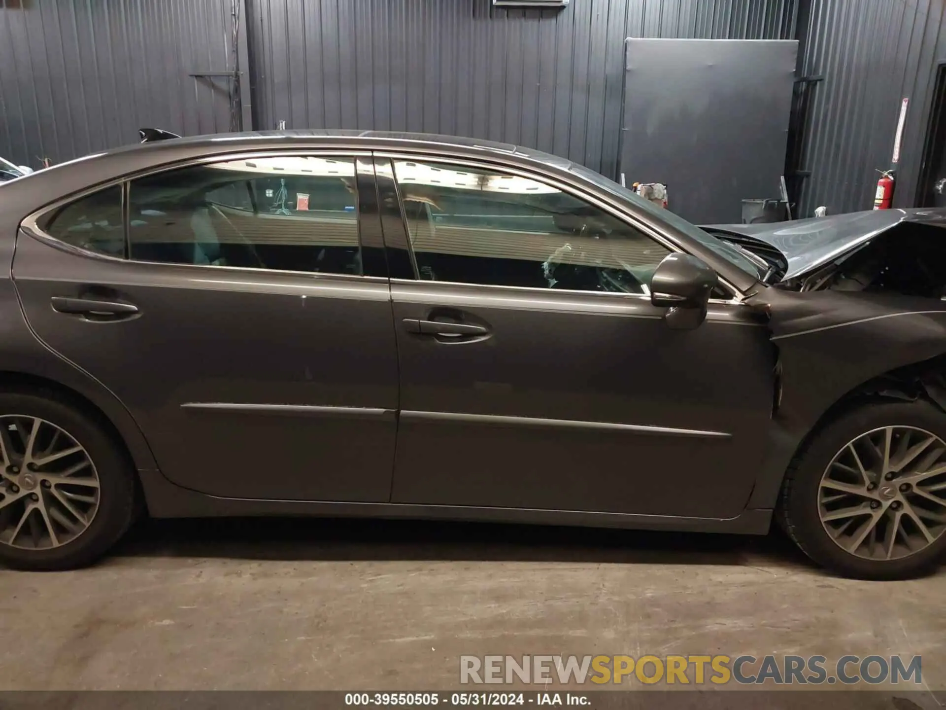 14 fotografías del automóvil dañado 58ABK1GG9HU058824 LEXUS ES 350 2017