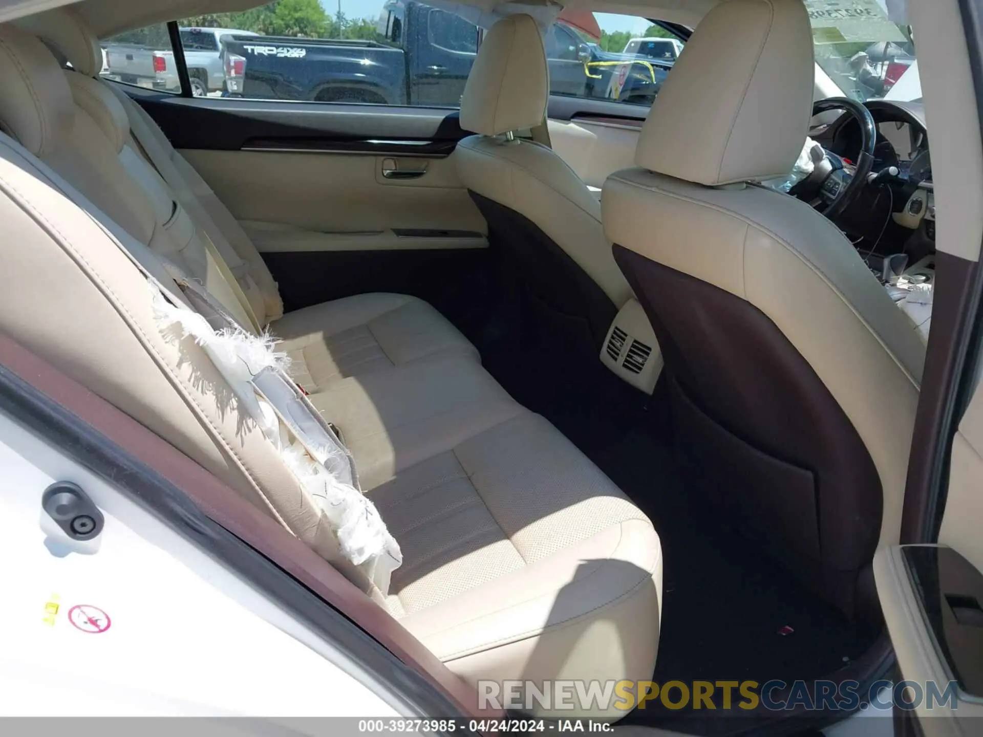 8 fotografías del automóvil dañado 58ABK1GG6JU081273 LEXUS ES 350 2018