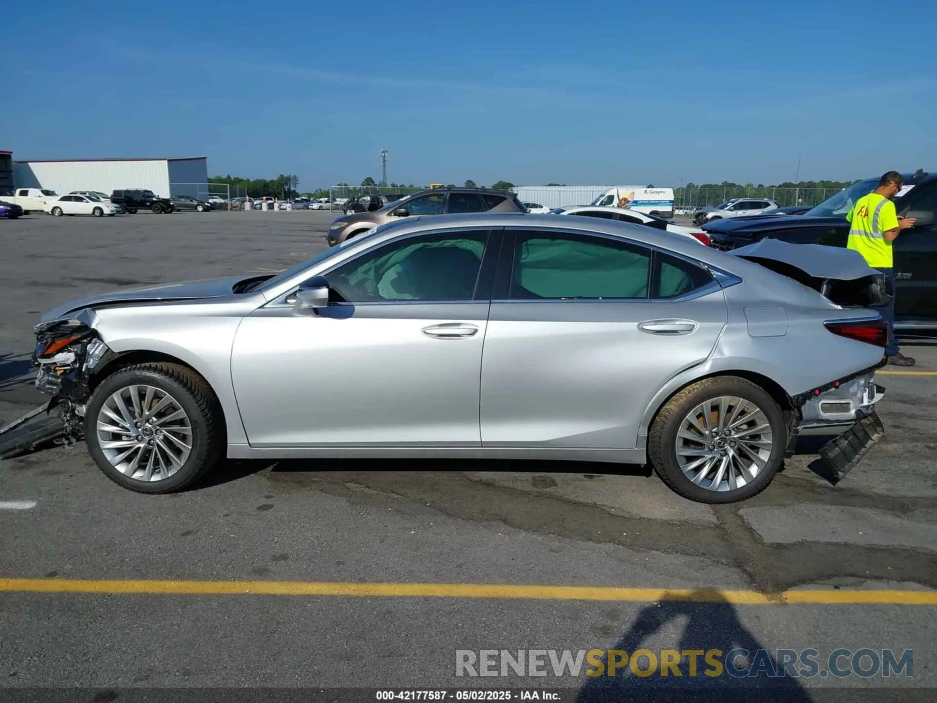 15 fotografías del automóvil dañado 58ABZ1B10KU023305 LEXUS ES 350 2019