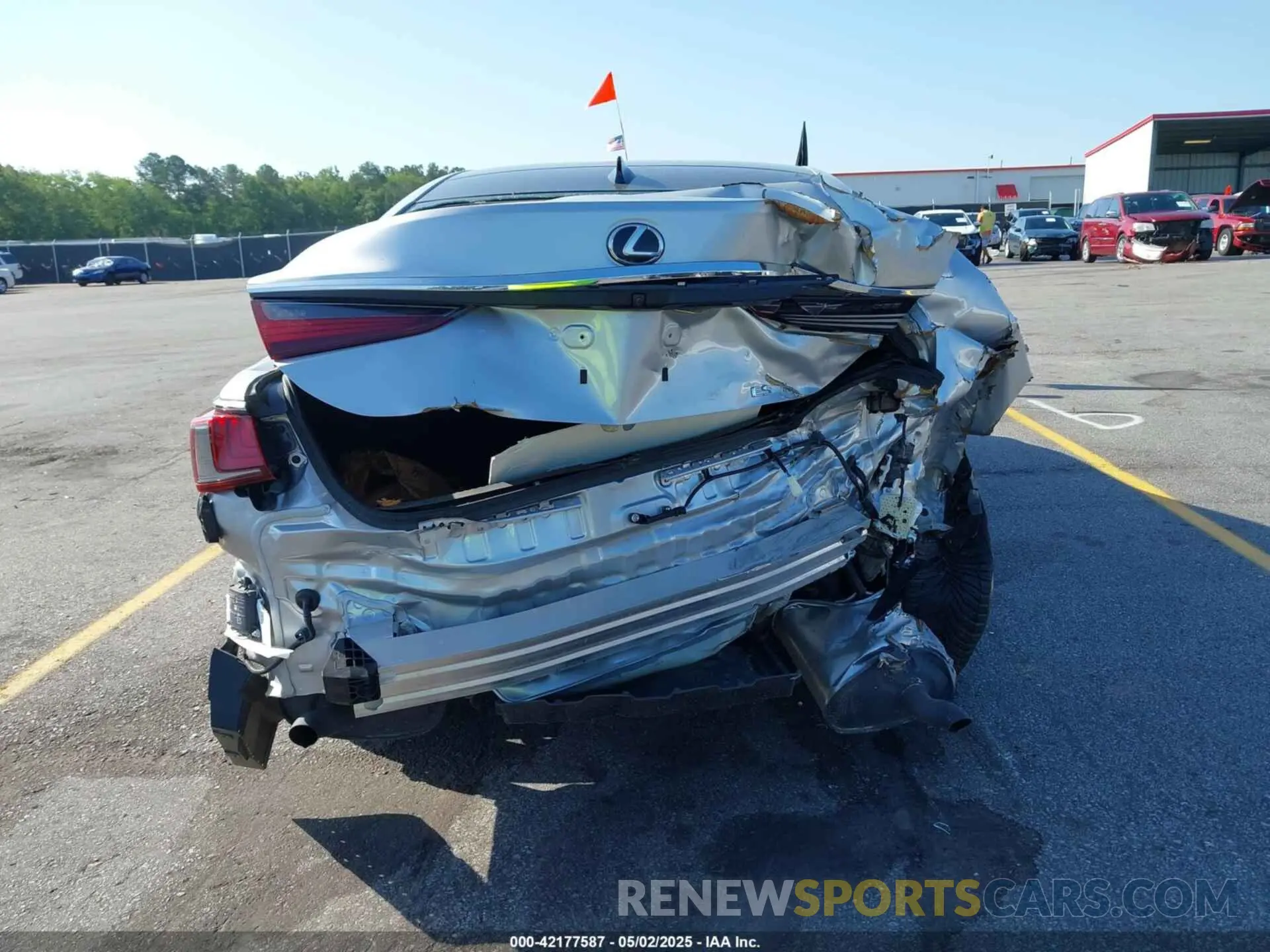 19 fotografías del automóvil dañado 58ABZ1B10KU023305 LEXUS ES 350 2019