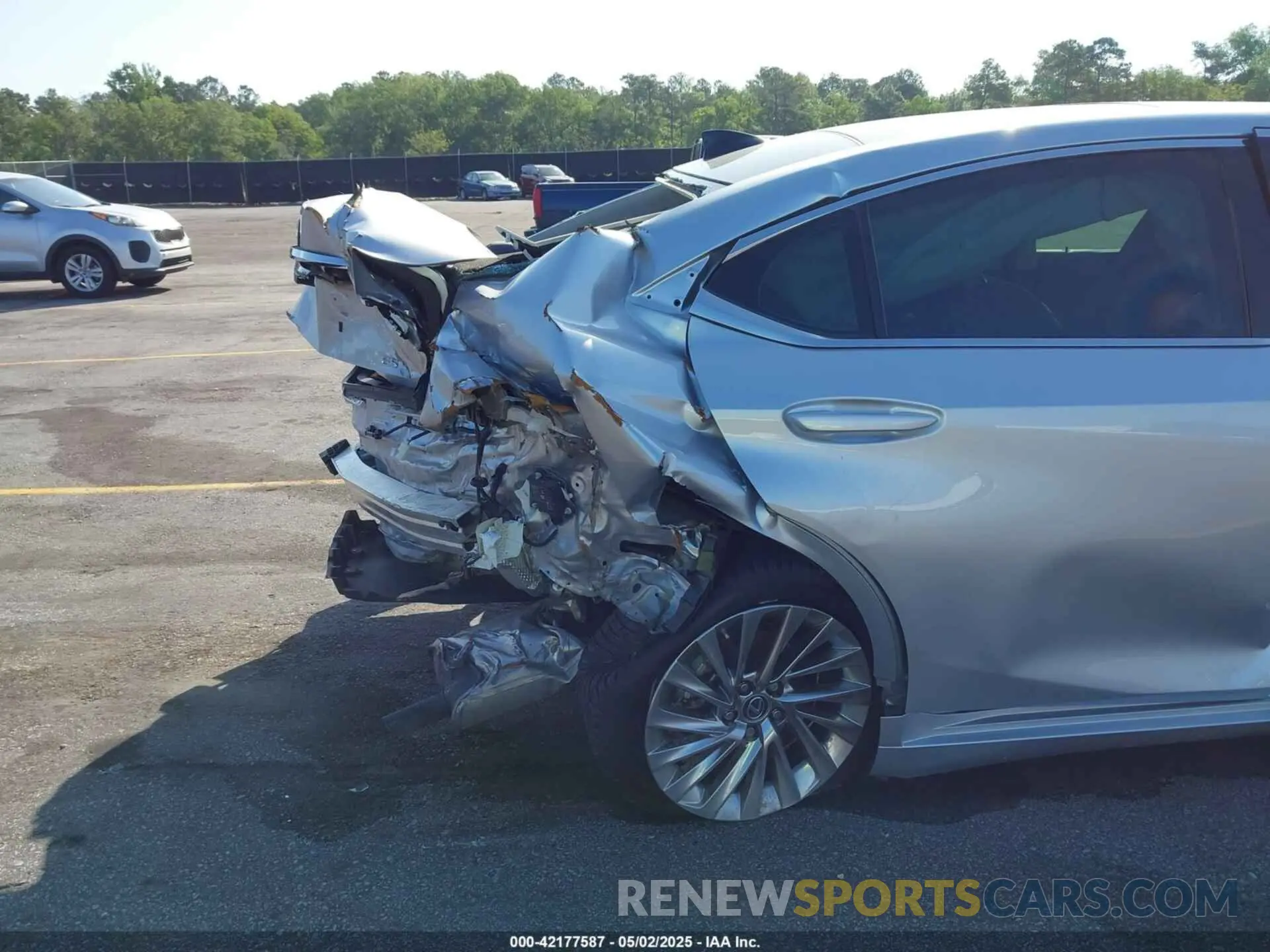 21 fotografías del automóvil dañado 58ABZ1B10KU023305 LEXUS ES 350 2019