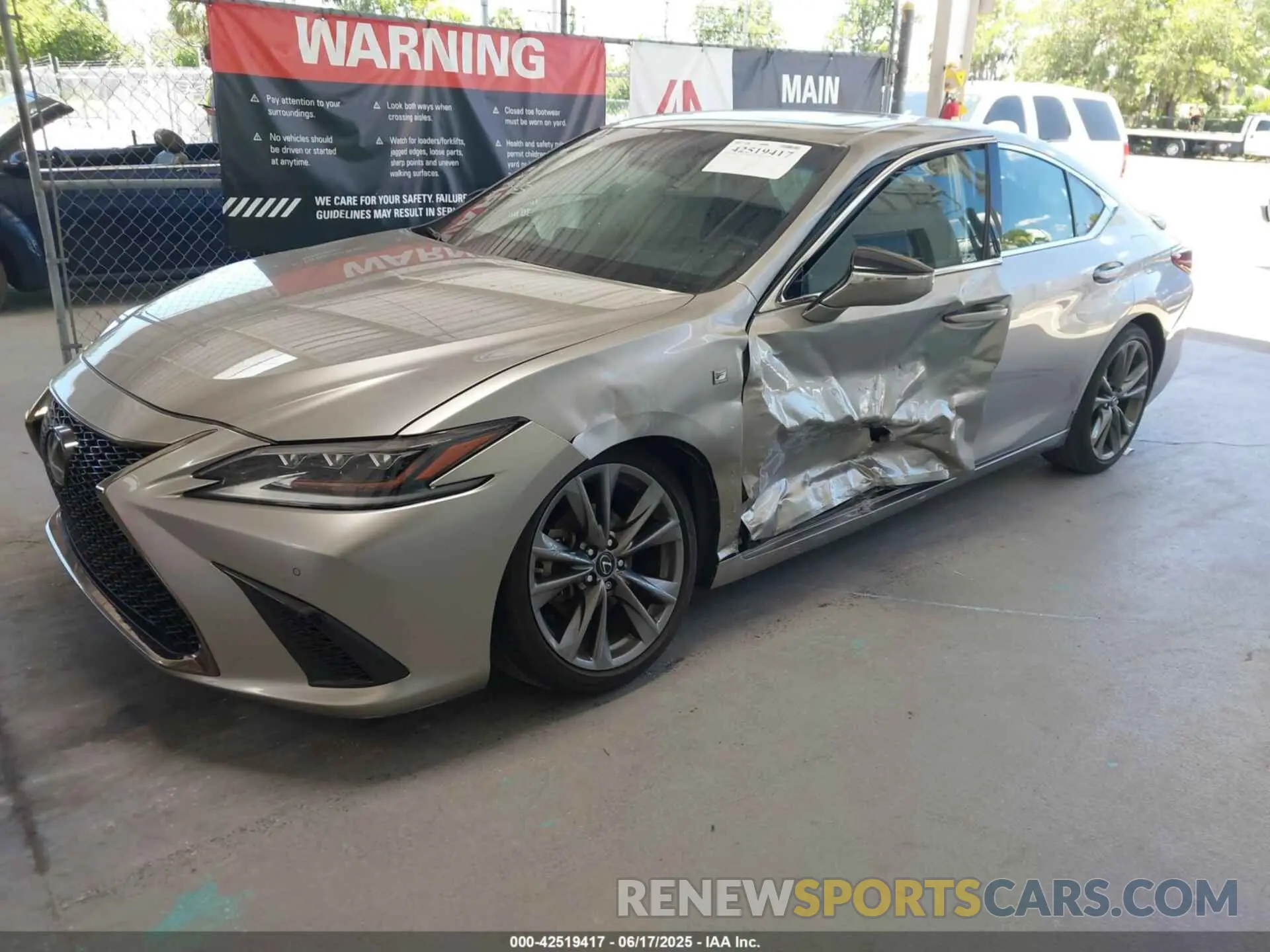 2 fotografías del automóvil dañado 58ABZ1B10KU033087 LEXUS ES 350 2019