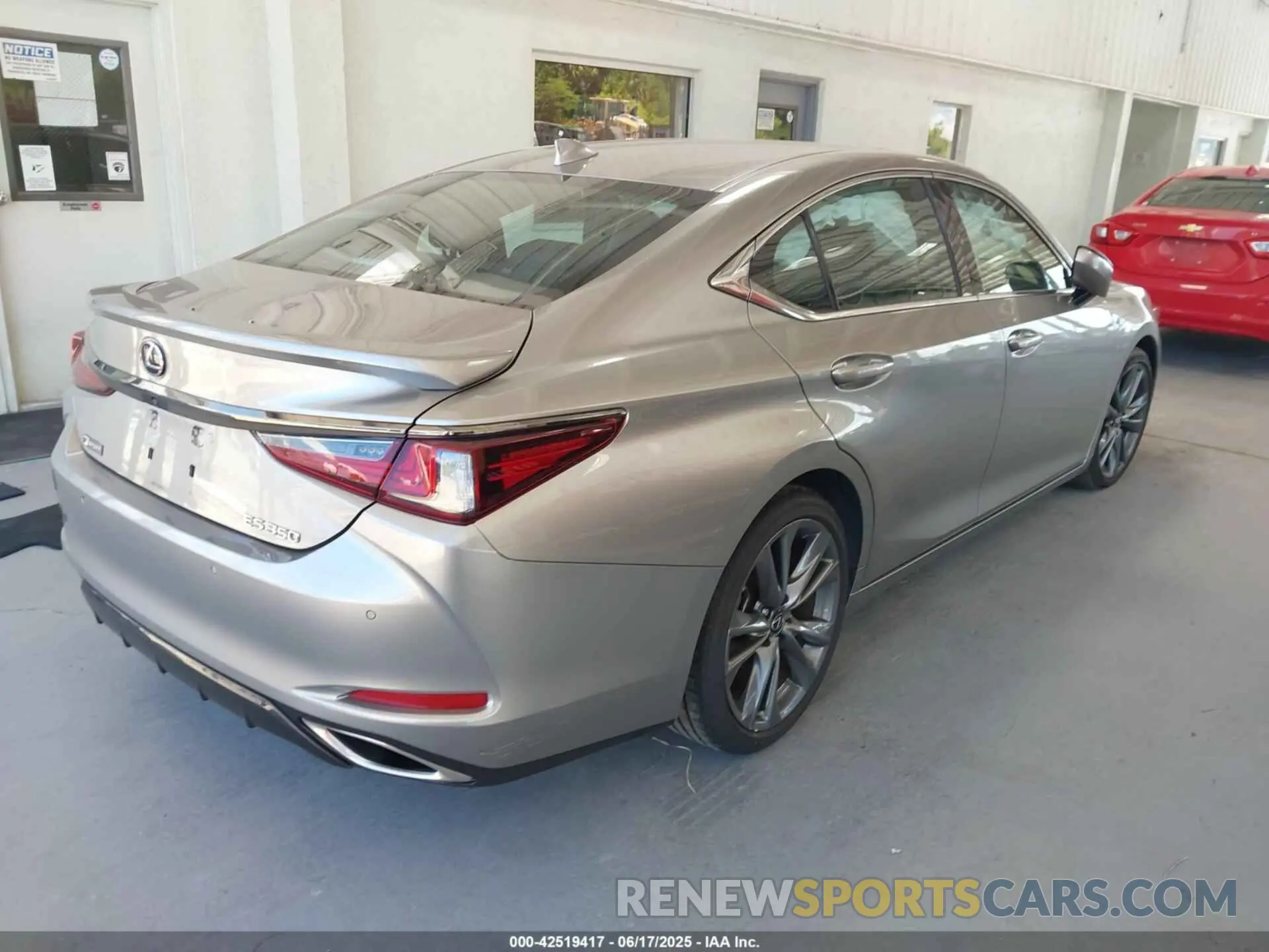 4 fotografías del automóvil dañado 58ABZ1B10KU033087 LEXUS ES 350 2019