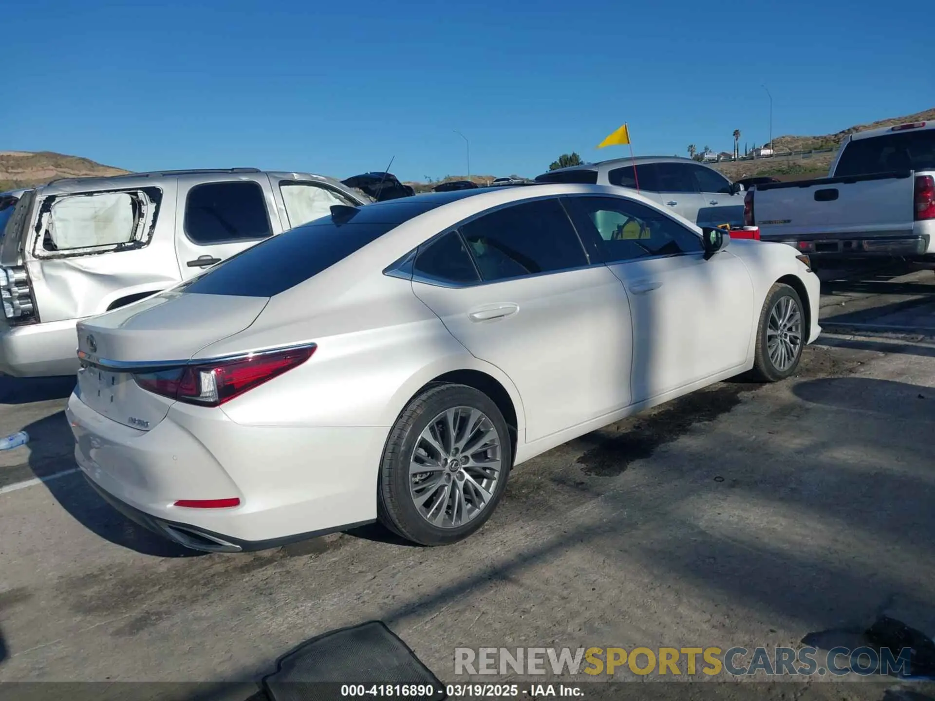 4 fotografías del automóvil dañado 58ABZ1B11KU019473 LEXUS ES 350 2019