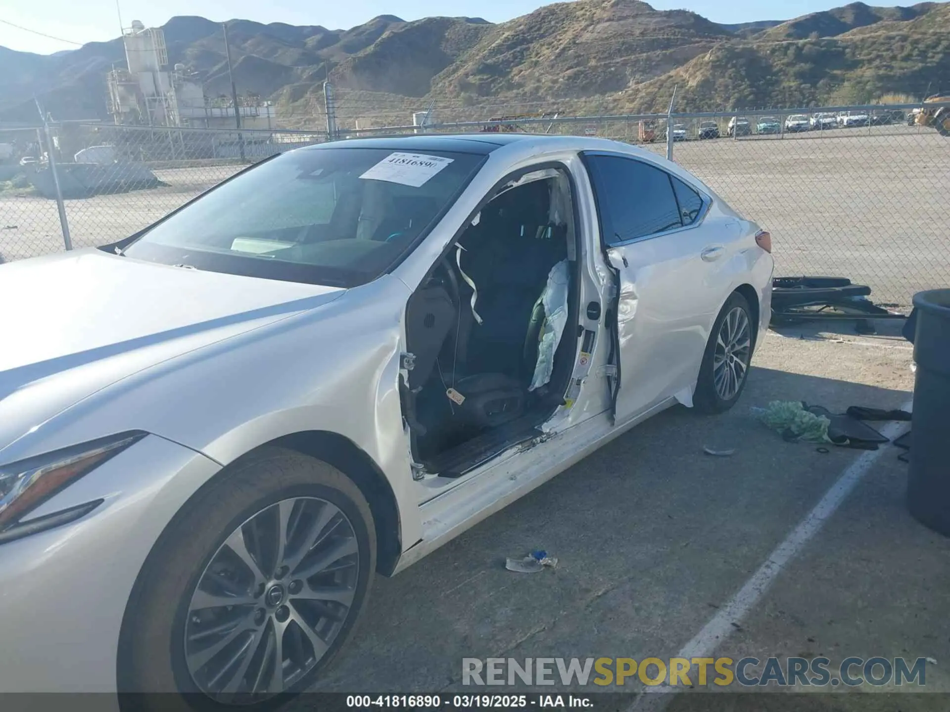6 fotografías del automóvil dañado 58ABZ1B11KU019473 LEXUS ES 350 2019