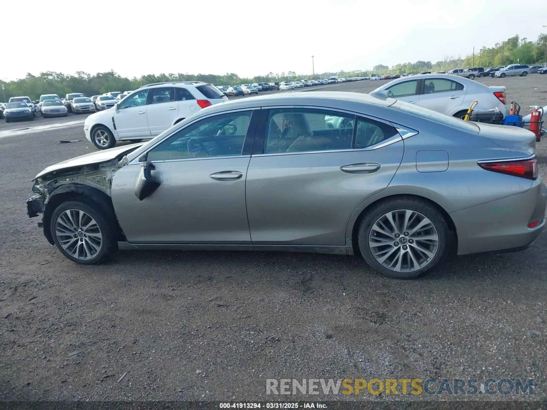 14 fotografías del automóvil dañado 58ABZ1B11KU023037 LEXUS ES 350 2019