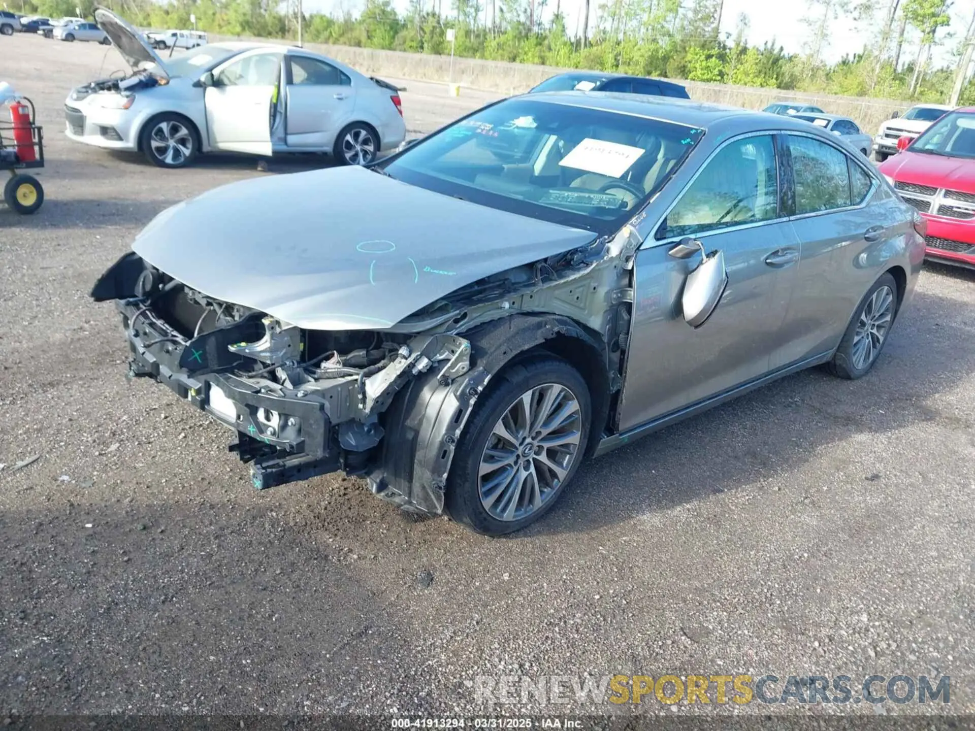 2 fotografías del automóvil dañado 58ABZ1B11KU023037 LEXUS ES 350 2019