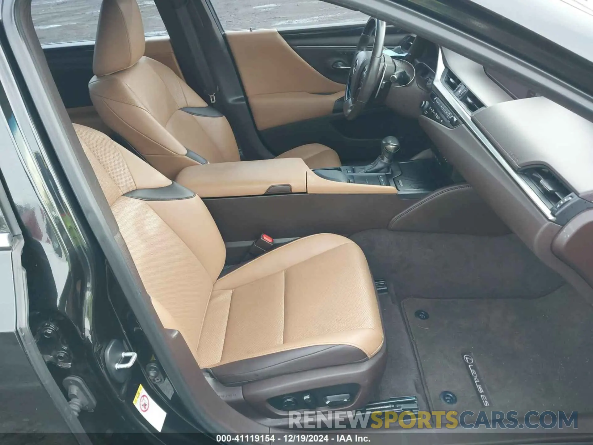 5 fotografías del automóvil dañado 58ABZ1B11KU036550 LEXUS ES 350 2019