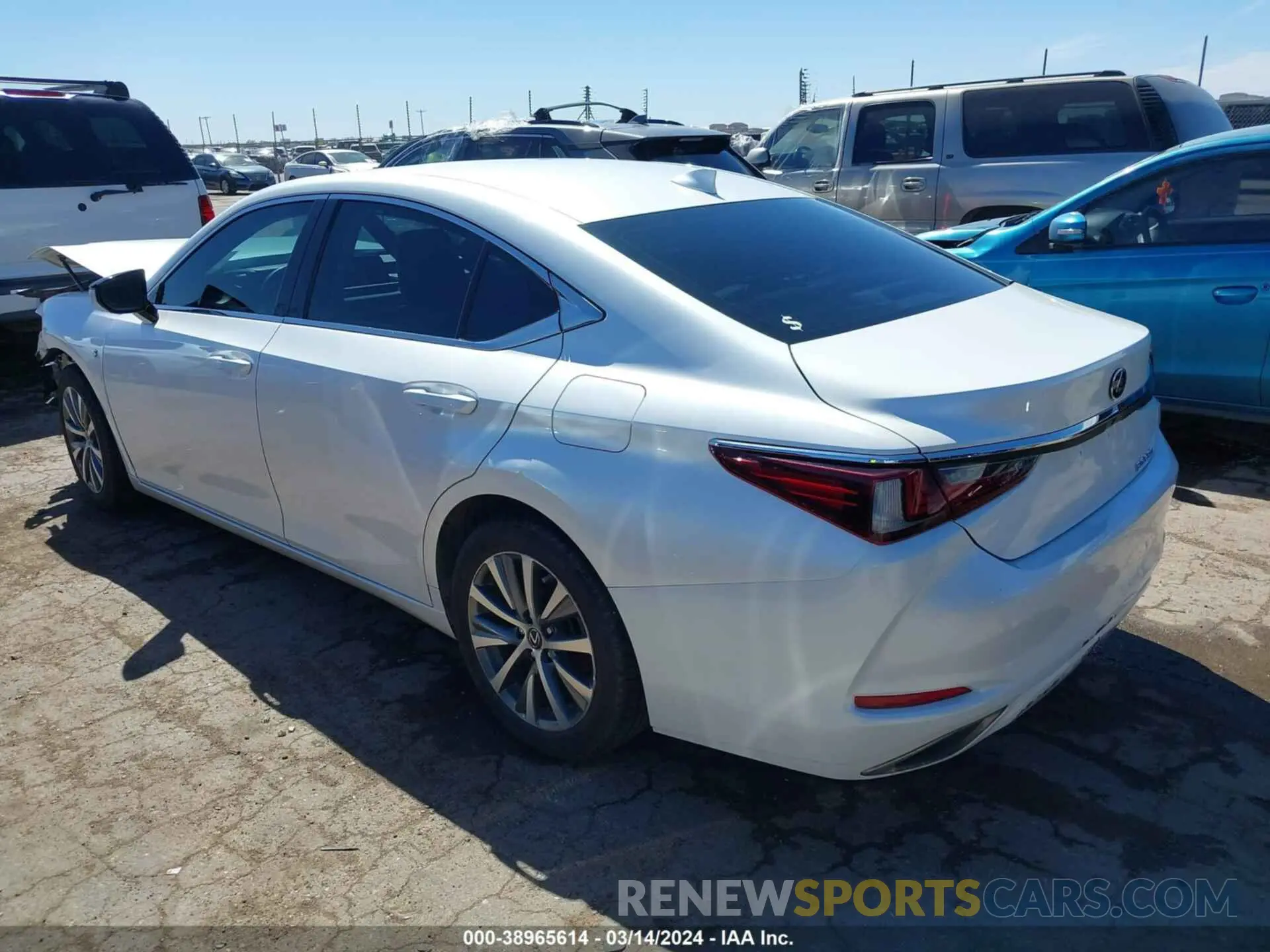 3 fotografías del automóvil dañado 58ABZ1B12KU021278 LEXUS ES 350 2019