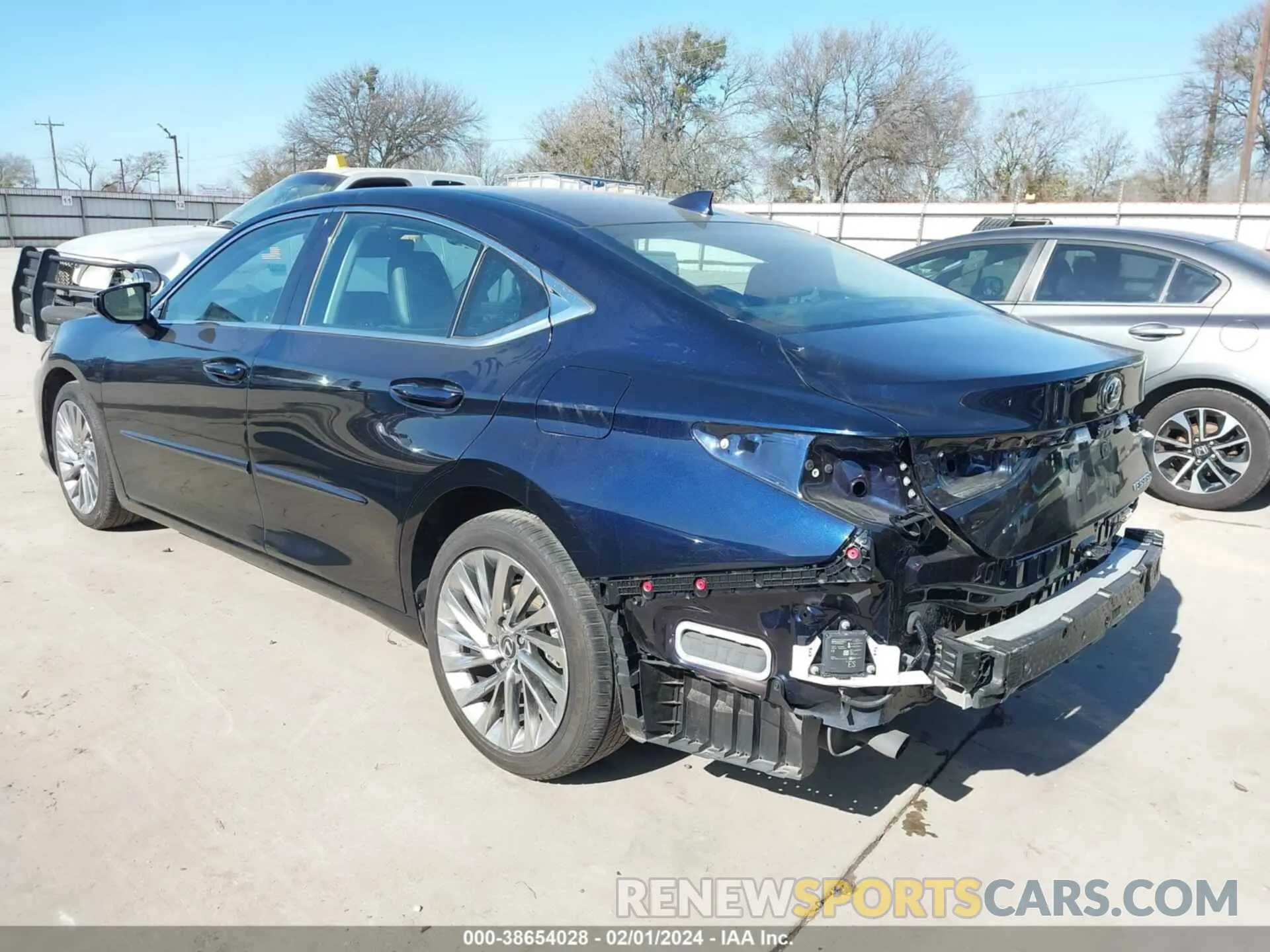 3 fotografías del automóvil dañado 58ABZ1B12KU023886 LEXUS ES 350 2019