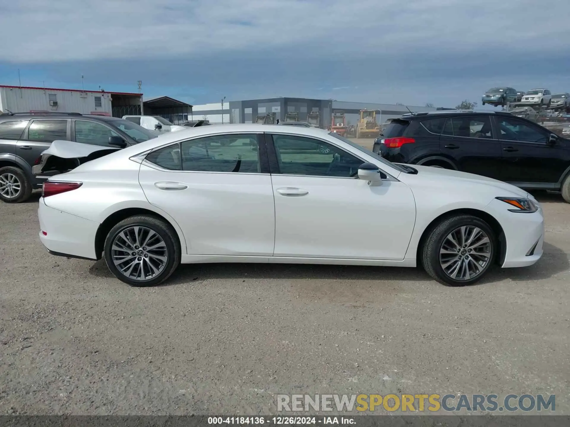 13 fotografías del automóvil dañado 58ABZ1B13KU026649 LEXUS ES 350 2019