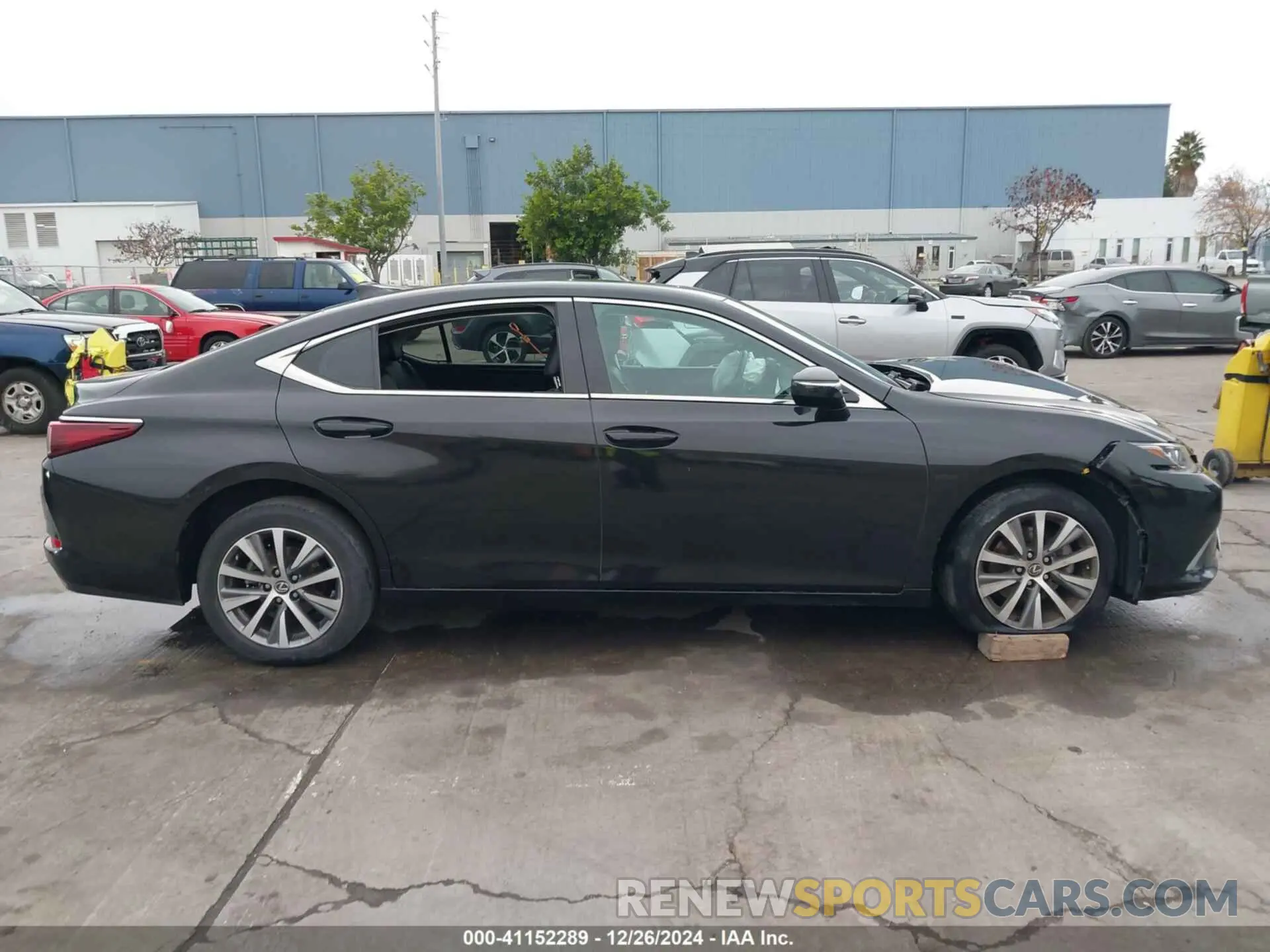 13 fotografías del automóvil dañado 58ABZ1B14KU040186 LEXUS ES 350 2019