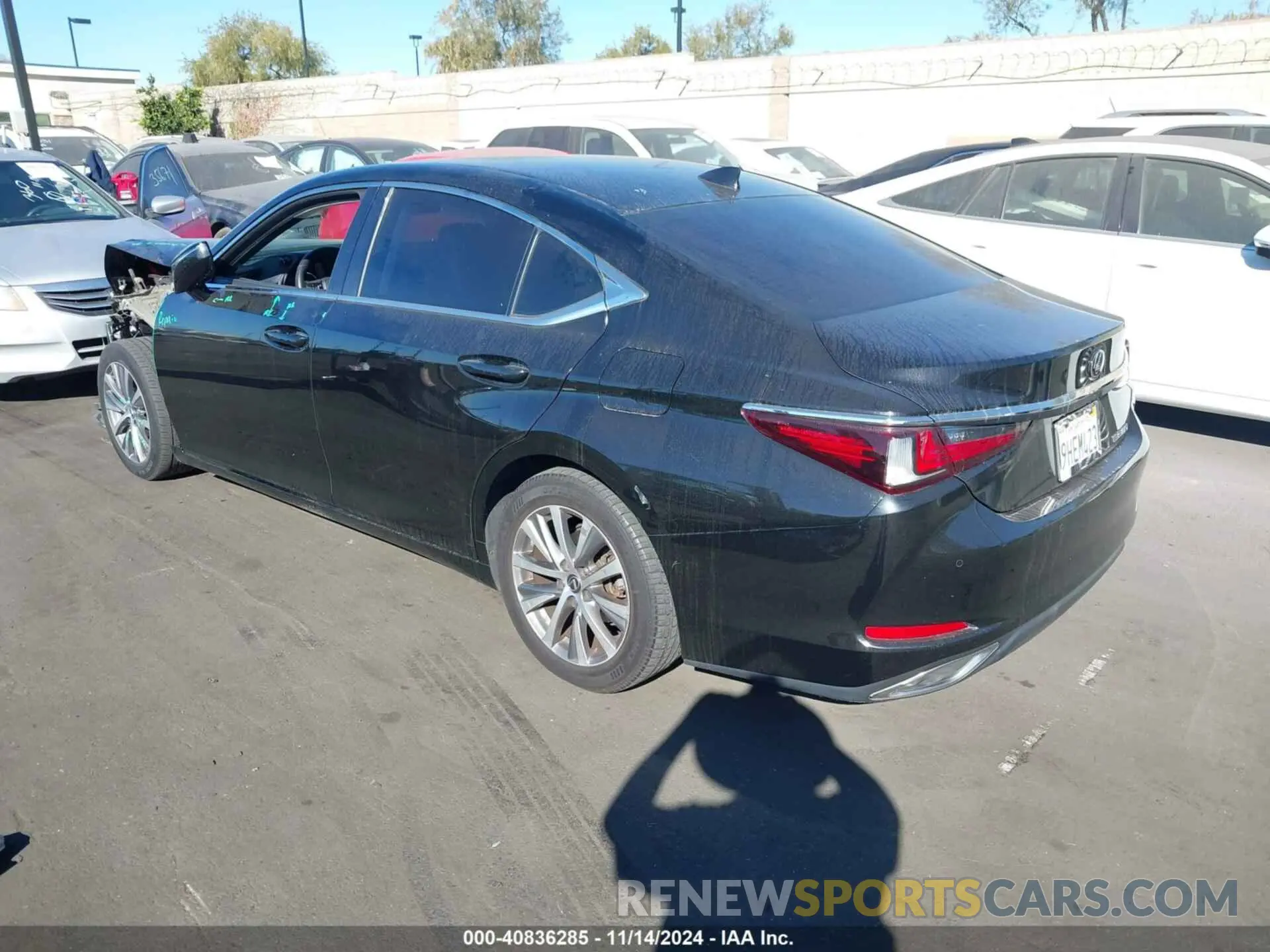 3 fotografías del automóvil dañado 58ABZ1B14KU047302 LEXUS ES 350 2019