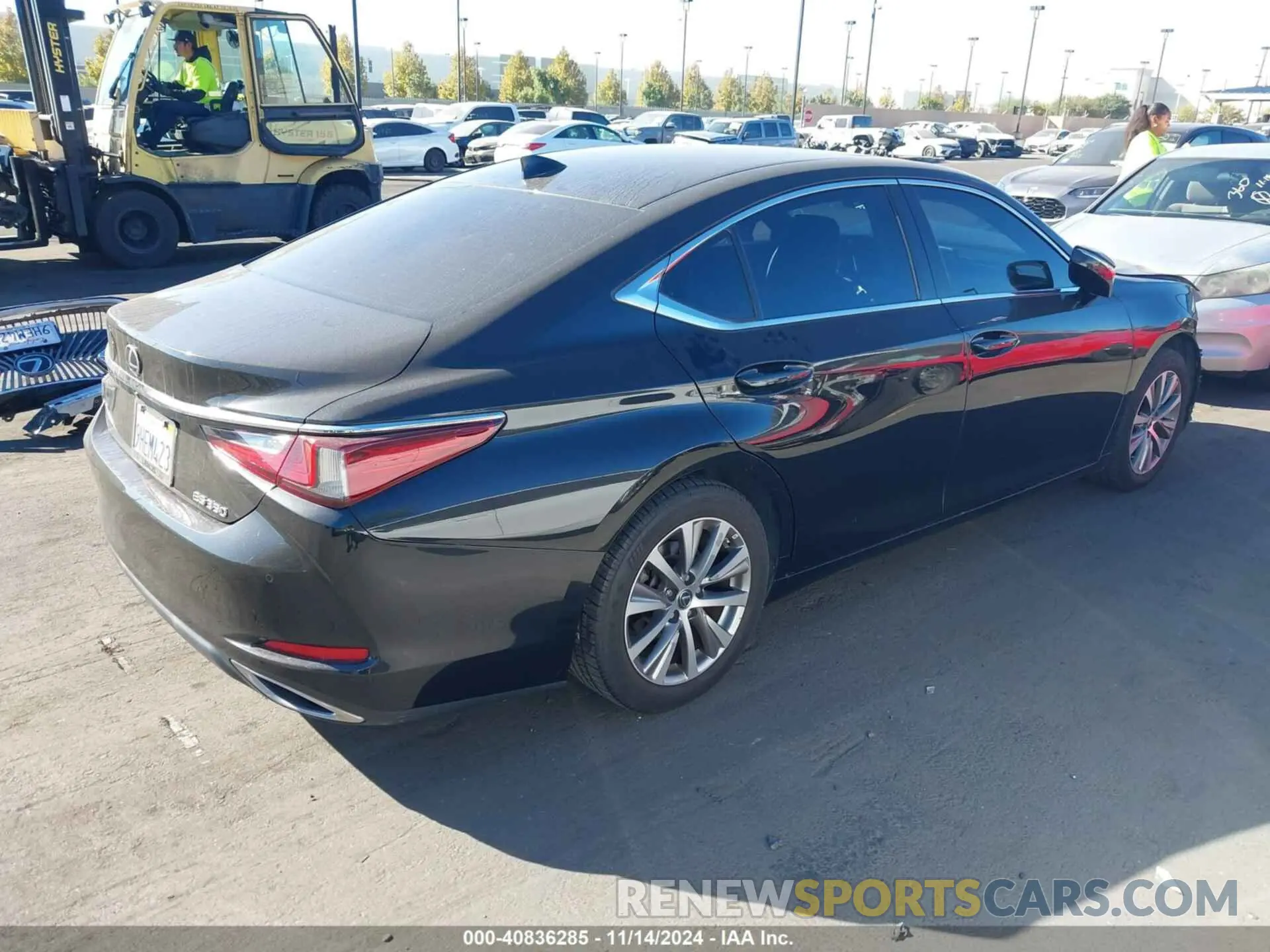 4 fotografías del automóvil dañado 58ABZ1B14KU047302 LEXUS ES 350 2019