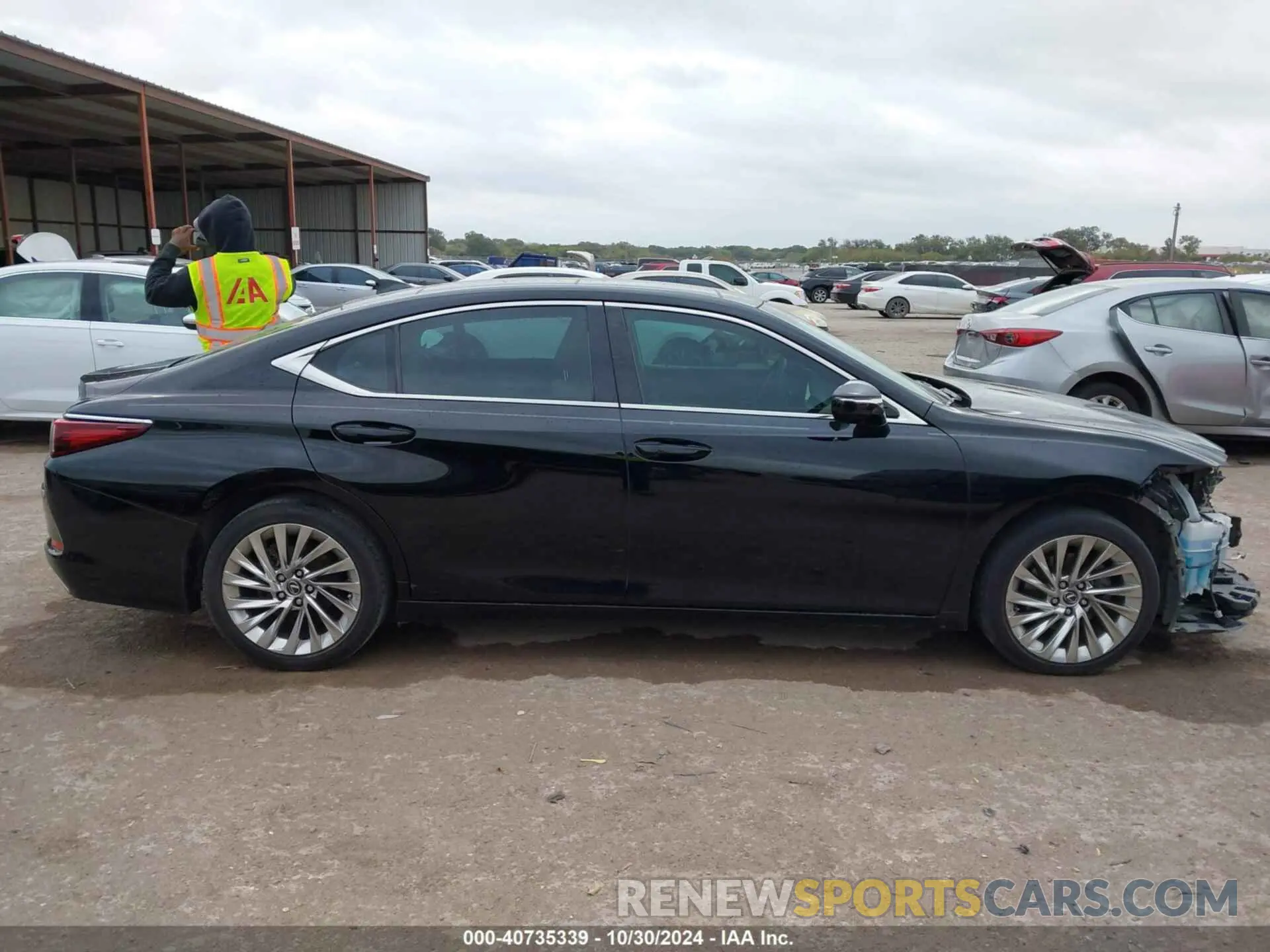 13 fotografías del automóvil dañado 58ABZ1B14KU049700 LEXUS ES 350 2019
