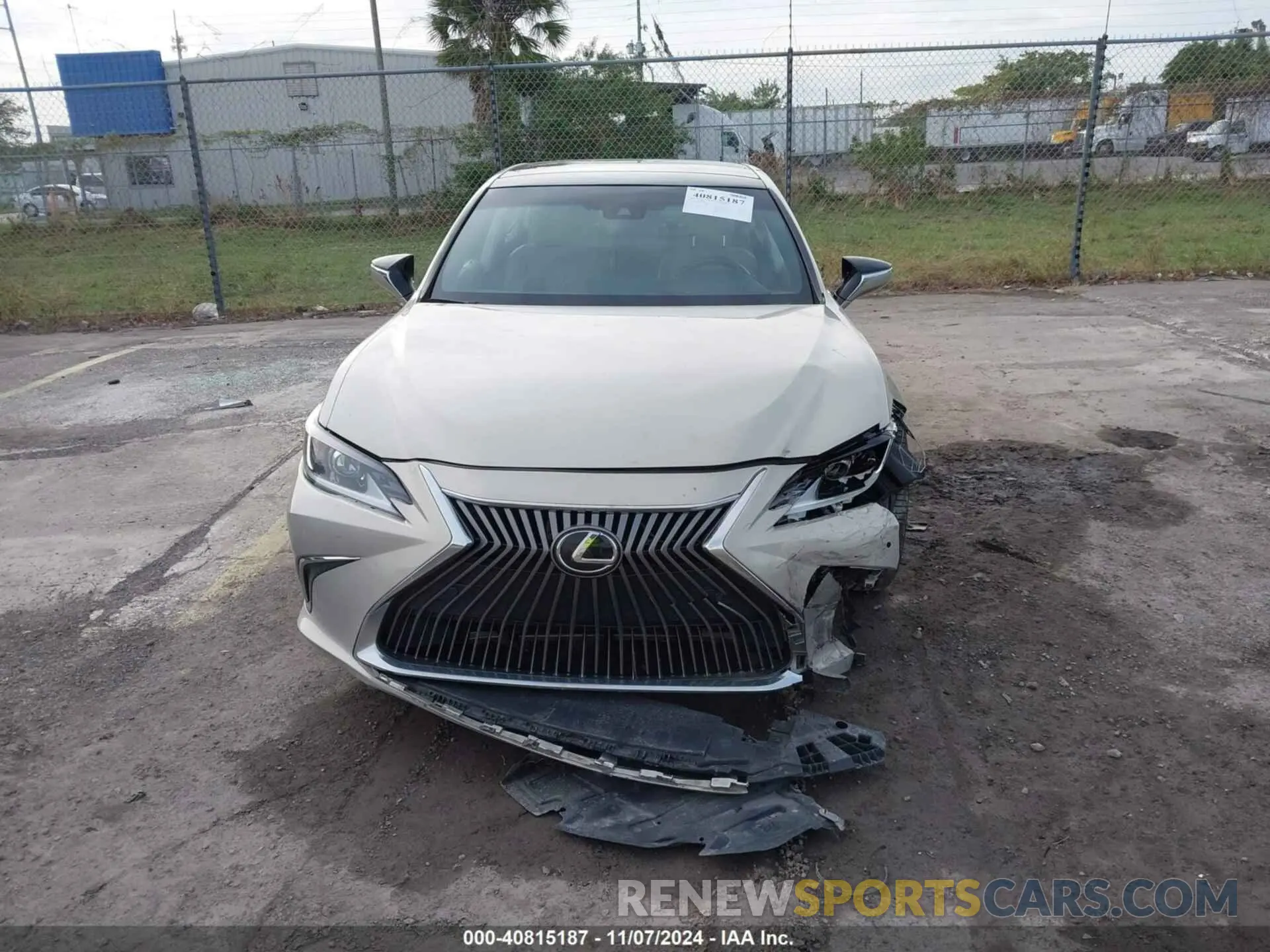 12 fotografías del automóvil dañado 58ABZ1B15KU043727 LEXUS ES 350 2019