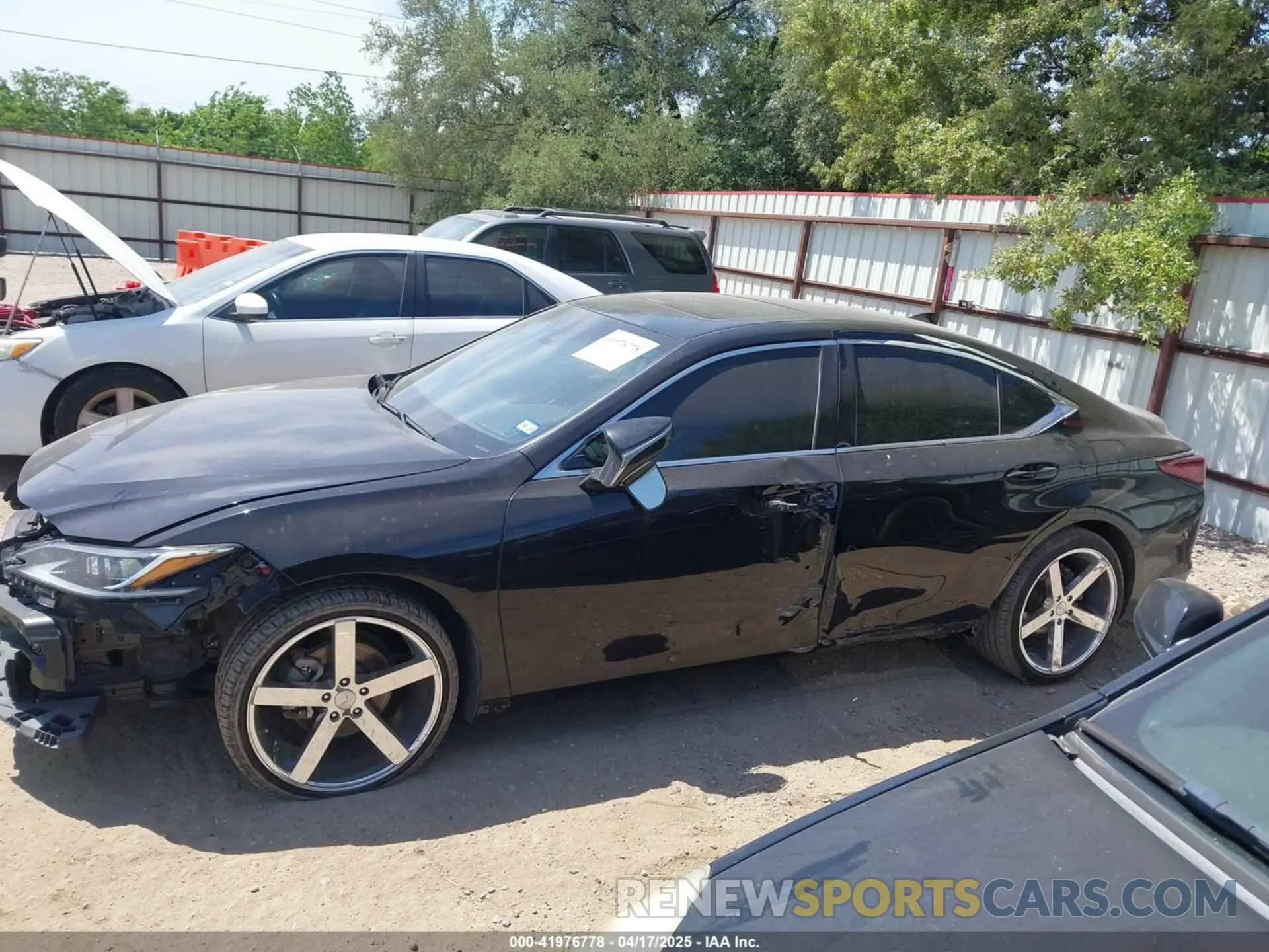 15 fotografías del automóvil dañado 58ABZ1B16KU011093 LEXUS ES 350 2019