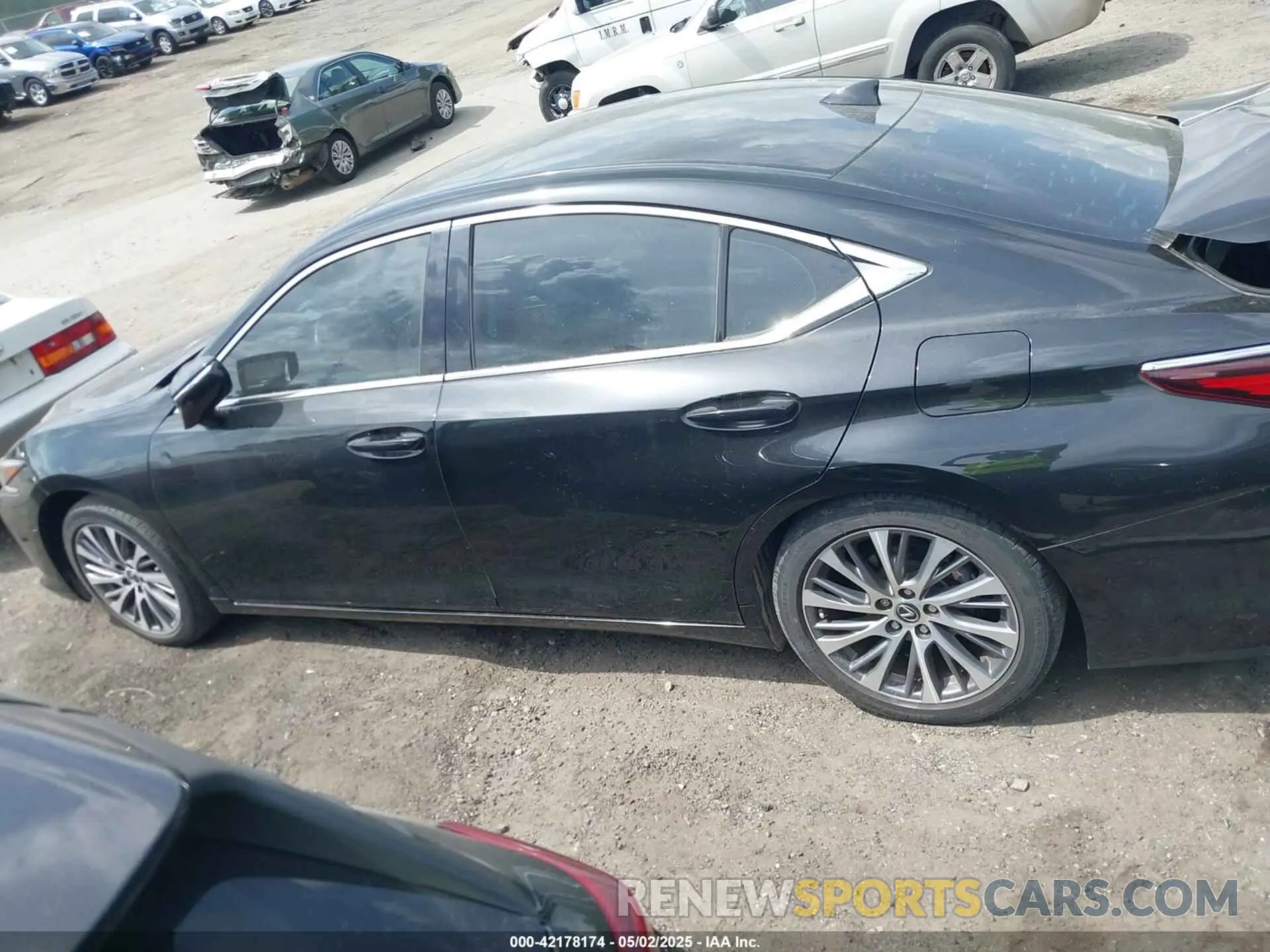 14 fotografías del automóvil dañado 58ABZ1B16KU020442 LEXUS ES 350 2019