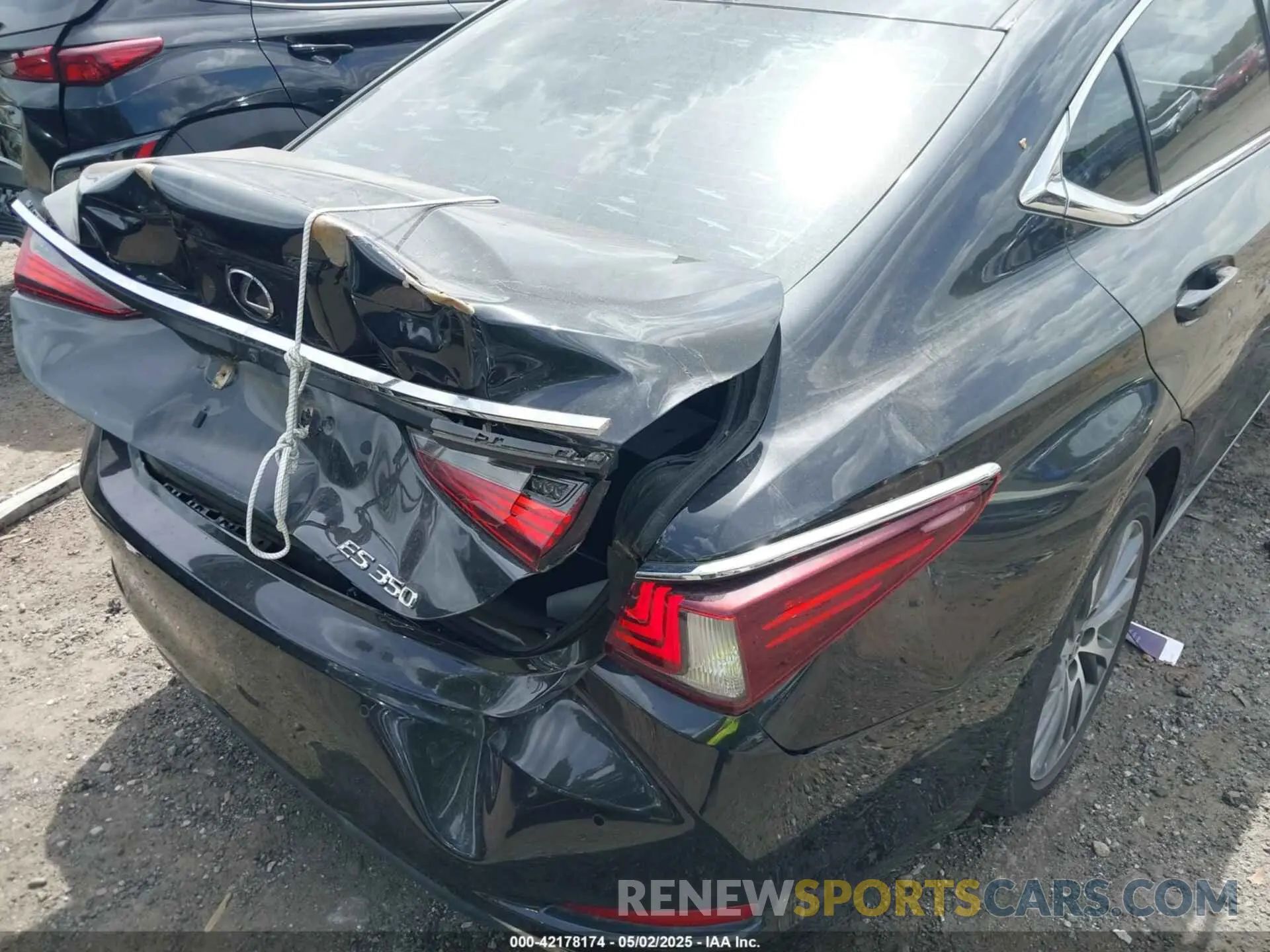 17 fotografías del automóvil dañado 58ABZ1B16KU020442 LEXUS ES 350 2019
